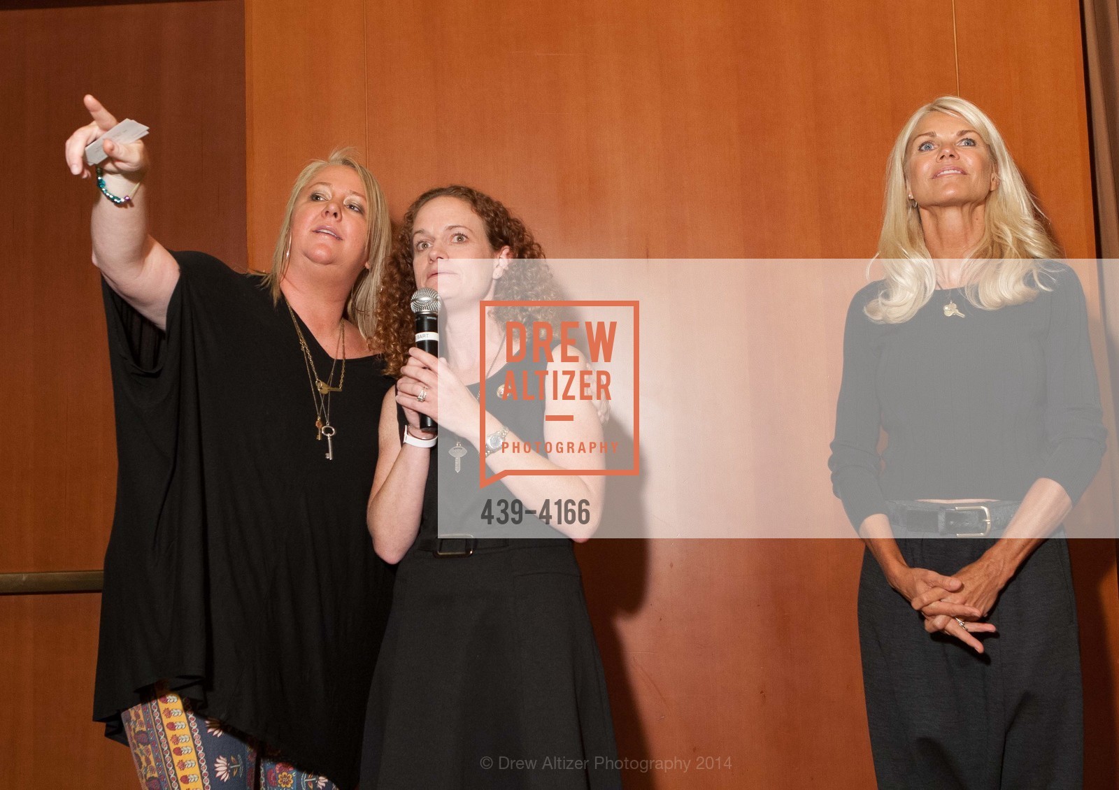 Lori Puccinelli Stern, Joanne Pasternack, Jennifer Montana, LEVI'S "Key to the Stadium" Collection by JENNIFER MONTANA DESIGNS, US, August 21st, 2014, Photo #439-4166 Lori Puccinelli Stern, Joanne Pasternack, Jennifer Montana, Photo #439-4166