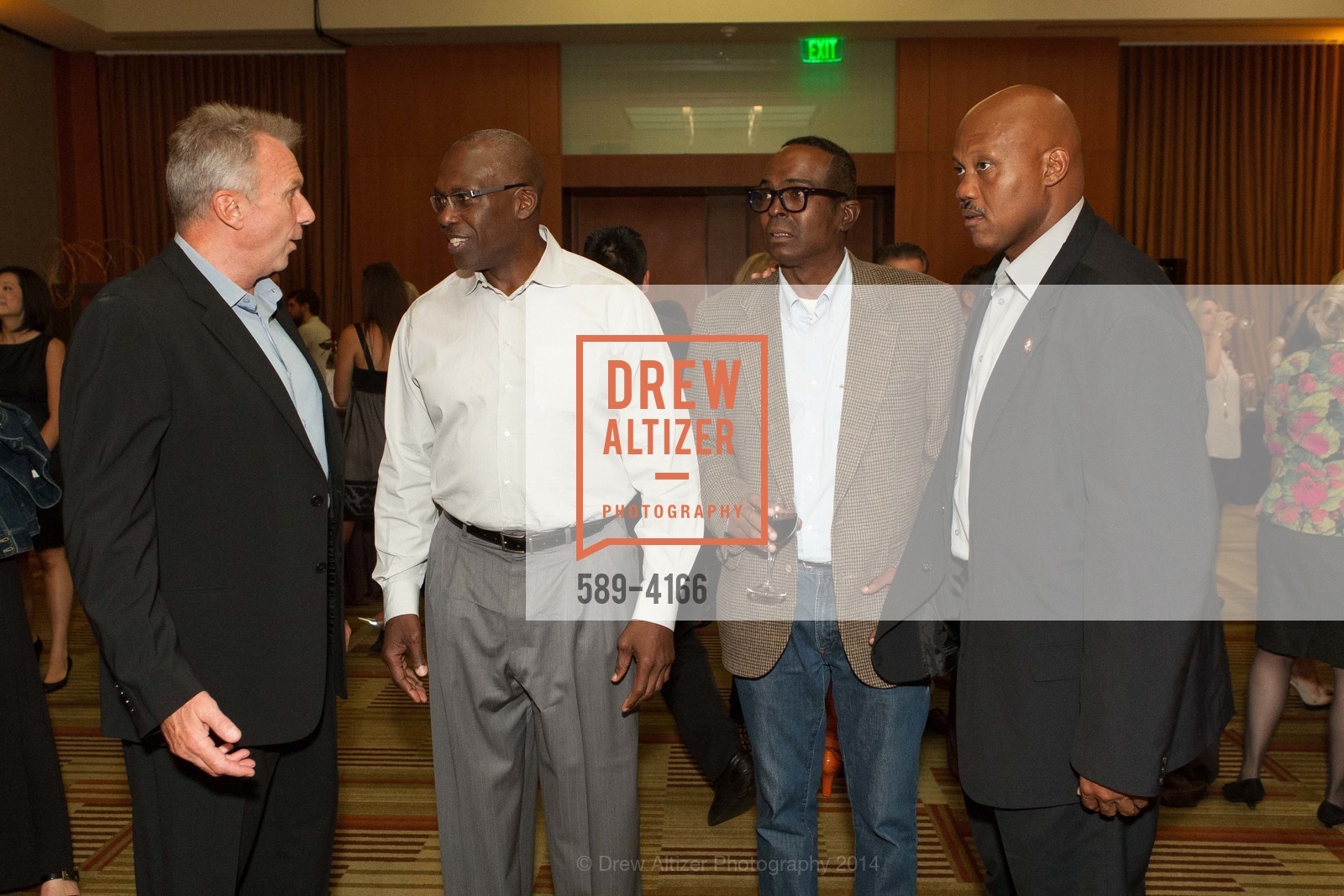 Joe Montana, Guy McIntyre, Willie Harper, Dennis Brown, LEVI'S "Key to the Stadium" Collection by JENNIFER MONTANA DESIGNS, US, August 21st, 2014, Photo #589-4166 Joe Montana, Guy McIntyre, Willie Harper, Dennis Brown, Photo #589-4166