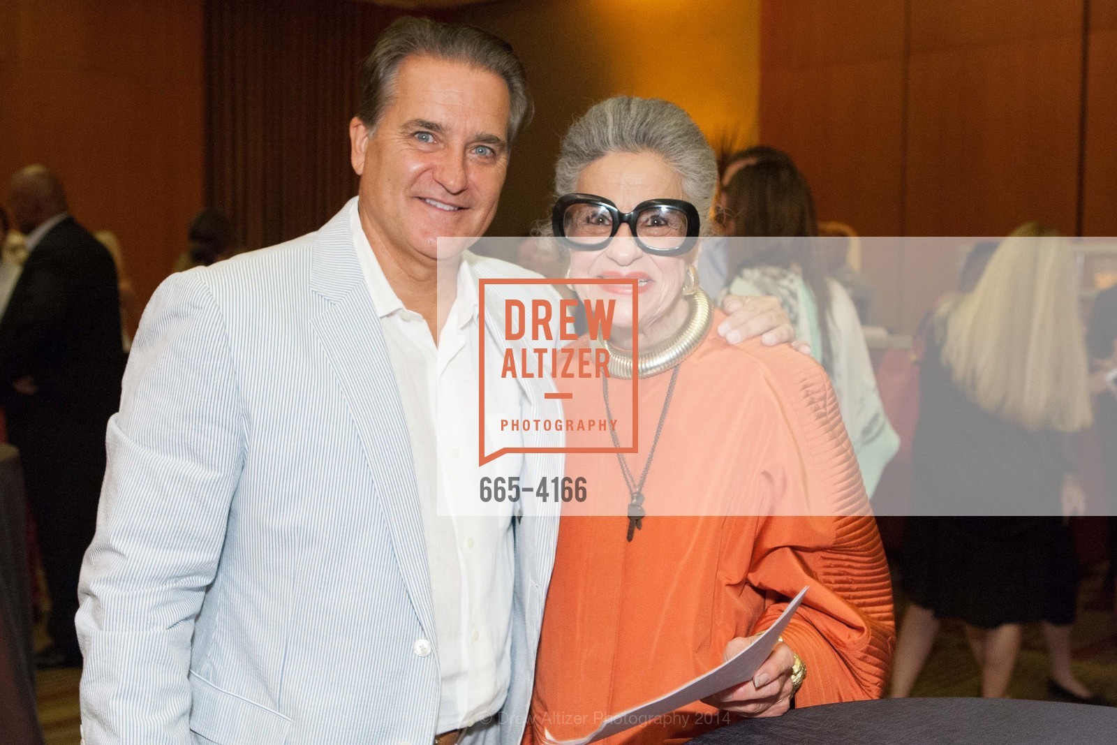 Steve Mariucci, Joy Venturini Bianchi, LEVI'S "Key to the Stadium" Collection by JENNIFER MONTANA DESIGNS, US, August 21st, 2014, Photo #665-4166 Steve Mariucci, Joy Venturini Bianchi, Photo #665-4166