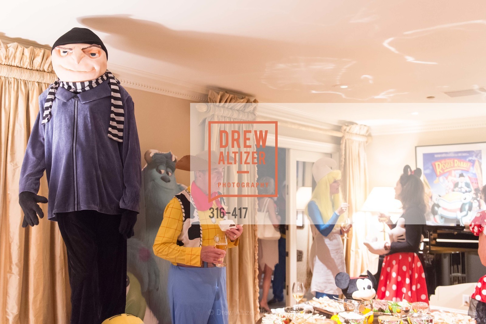 Atmosphere, Wolfson-Federighi Cartoon Costume Party, Private Residence. 737 Bay Road, October 24th, 2015,Drew Altizer, Drew Altizer Photography, full-service agency, private events, San Francisco photographer, photographer california