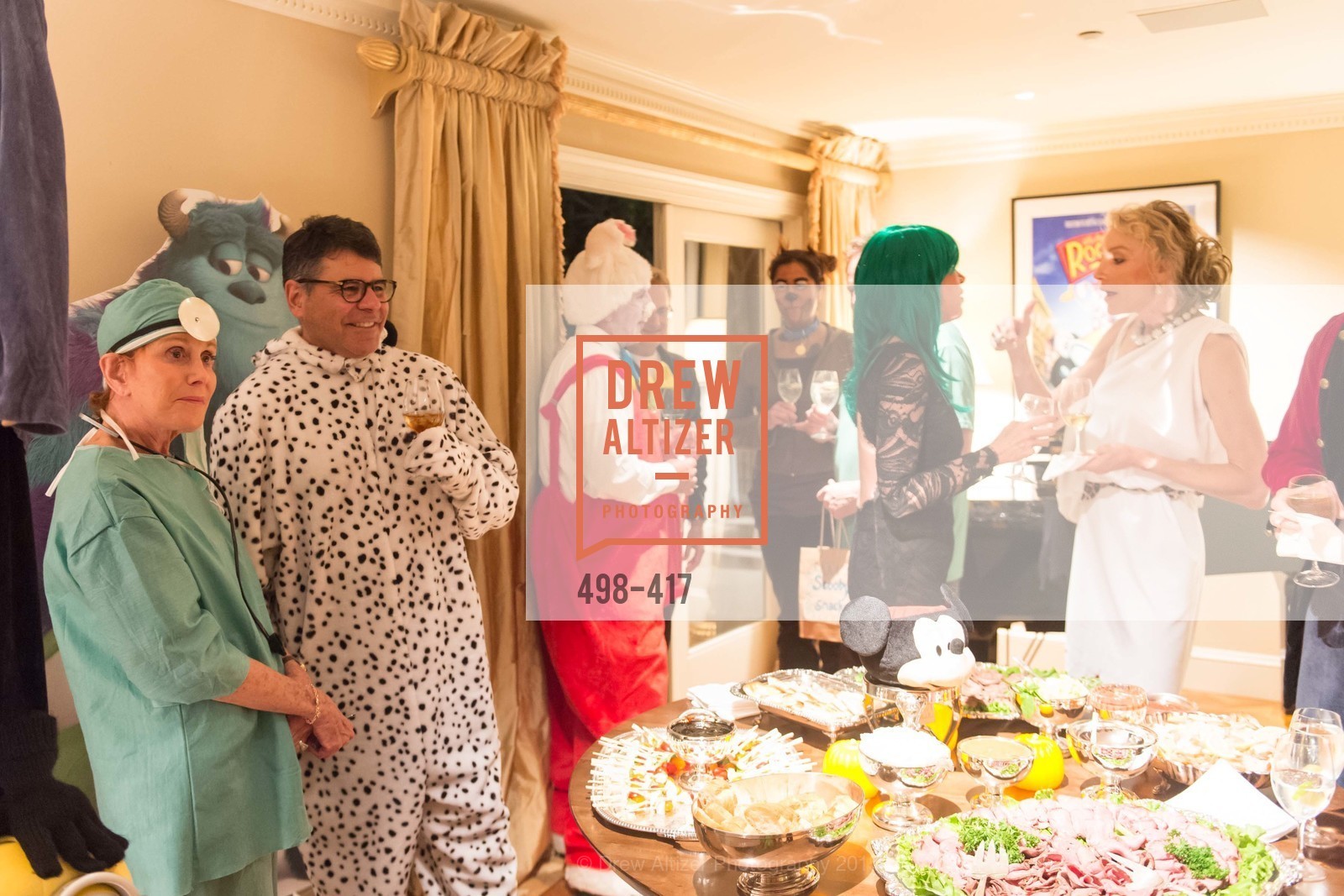Phoebe Cowles, Gary Garabedian, Bob Federighi, Mary Poland, Alisa Burgess-Blajwas, Wolfson-Federighi Cartoon Costume Party, Private Residence. Private Residence, . 737 Bay Road, October 24th, 2015, Photo #498-417 Phoebe Cowles, Gary Garabedian, Bob Federighi, Mary Poland, Alisa Burgess-Blajwas, Photo #498-417