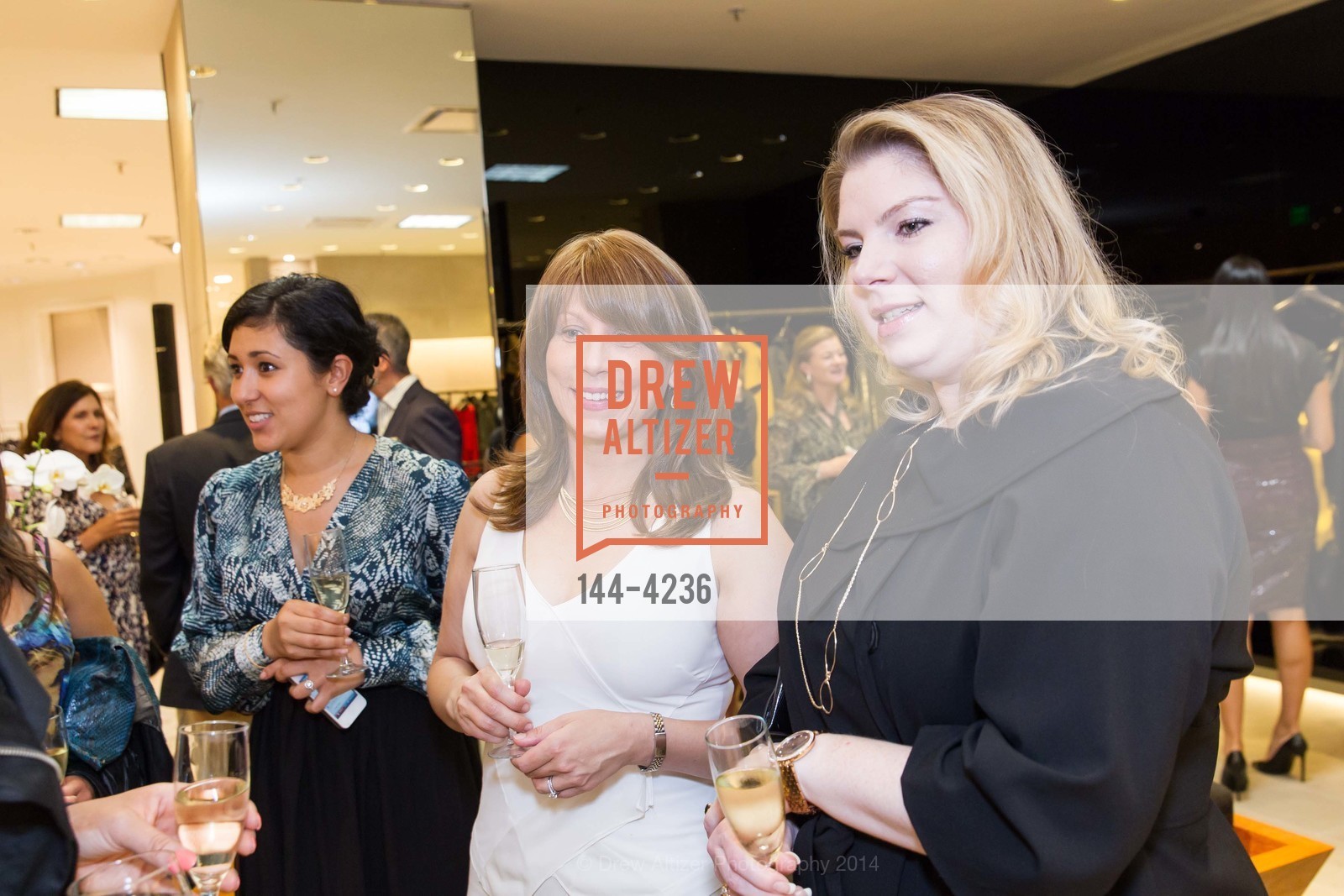 Amanda Jones Reilly, Liz Glazener, SAKS FIFTH AVENUE Celebrates Donna Karan's Women Who Inspire, US, September 19th, 2014, Photo #144-4236 Amanda Jones Reilly, Liz Glazener, Photo #144-4236