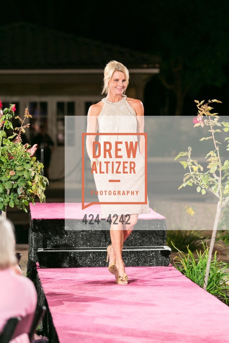 Samantha Bowman, Cocktails & Couture - old, US, August 27th, 2014, Photo #424-4242 Samantha Bowman, Photo #424-4242