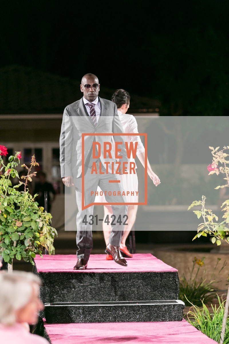 Marcus McCalister, Cocktails & Couture - old, US, August 27th, 2014, Photo #431-4242 Marcus McCalister, Photo #431-4242