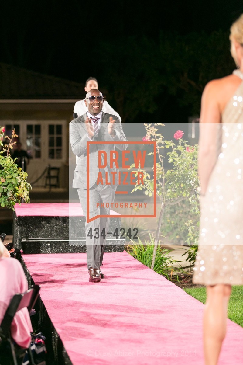 Marcus McCalister, Cocktails & Couture - old, US, August 27th, 2014, Photo #434-4242 Marcus McCalister, Photo #434-4242