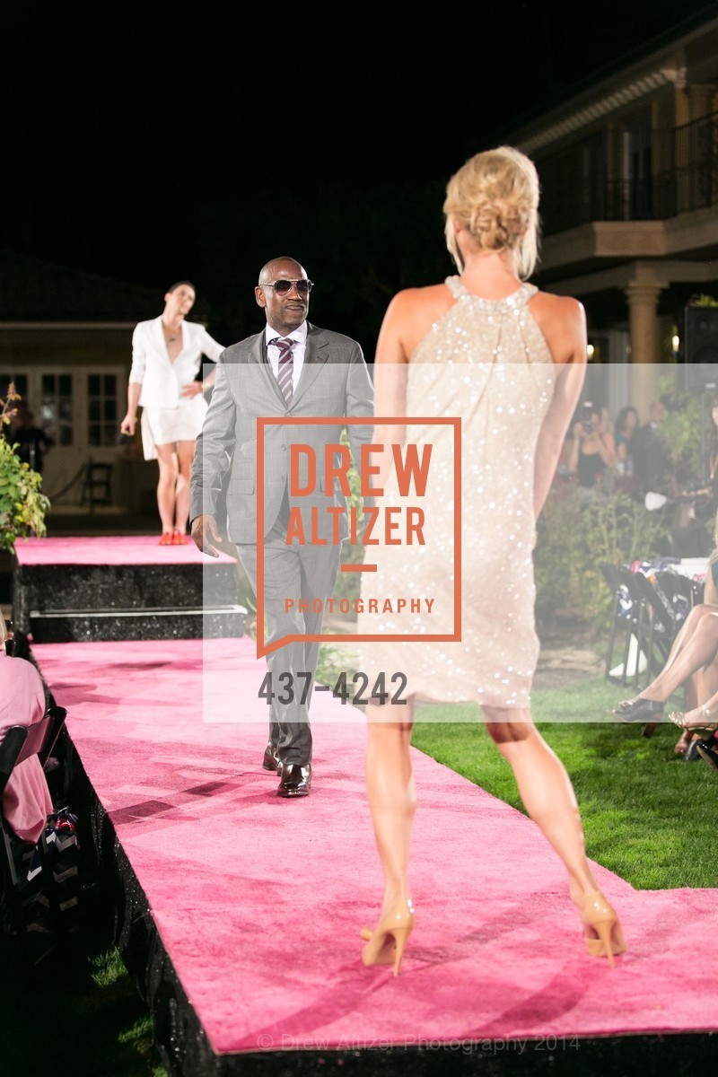 Marcus McCalister, Cocktails & Couture - old, US, August 27th, 2014, Photo #437-4242 Marcus McCalister, Photo #437-4242