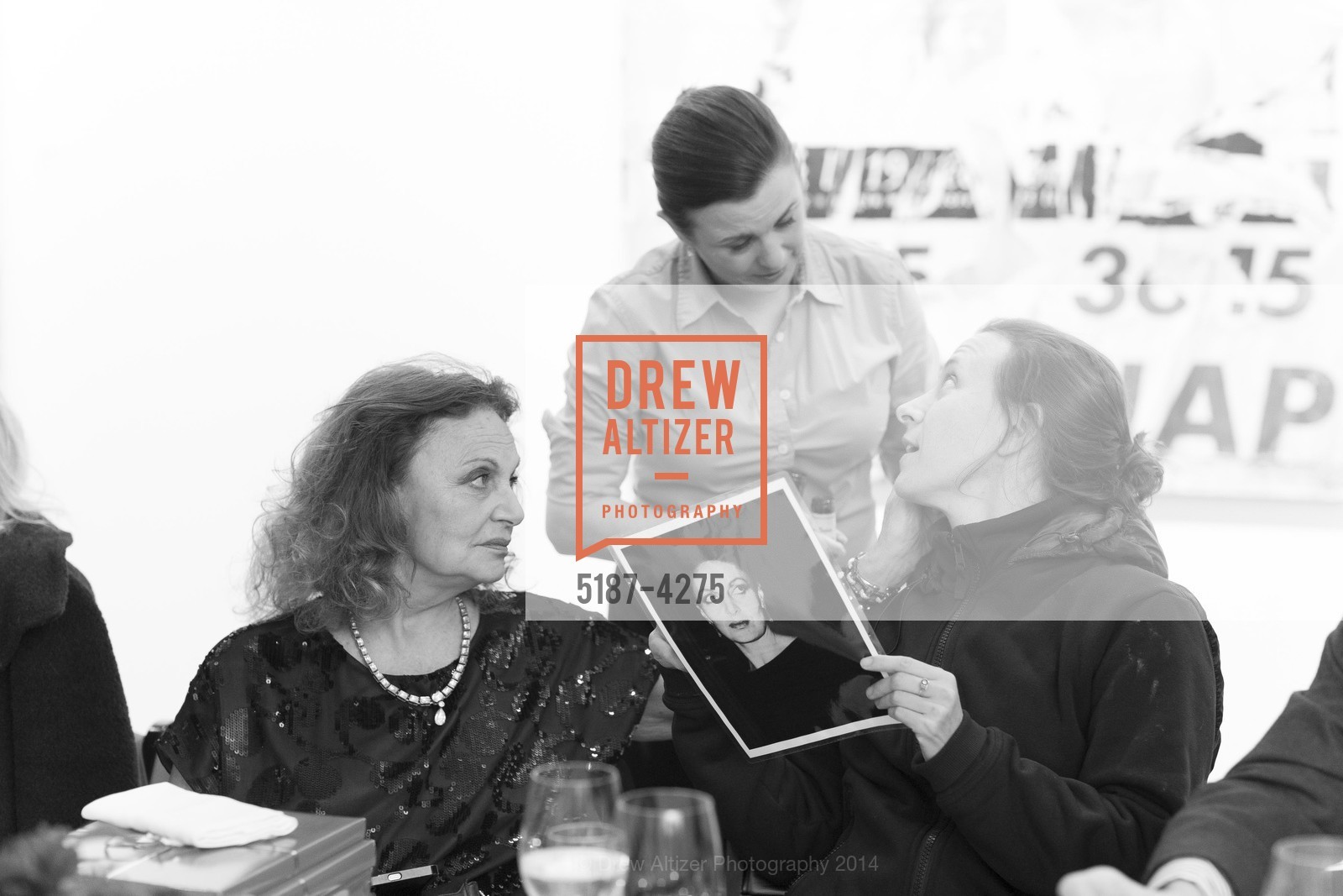 Diane von Furstenberg, Anne Wojcicki, Dinner In Honor of DIANE VON FURSTENBERG, US, November 21st, 2014, Photo #5187-4275 Diane von Furstenberg, Anne Wojcicki, Photo #5187-4275