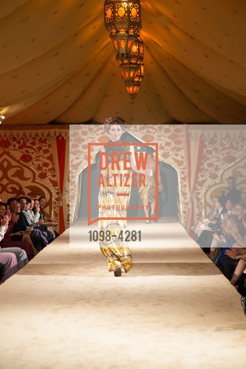 Runway, Third Annual HOTBED BENEFIT Hosted by the DREVER Family, US, August 23rd, 2014, Photo #1098-4281 Runway, Photo #1098-4281