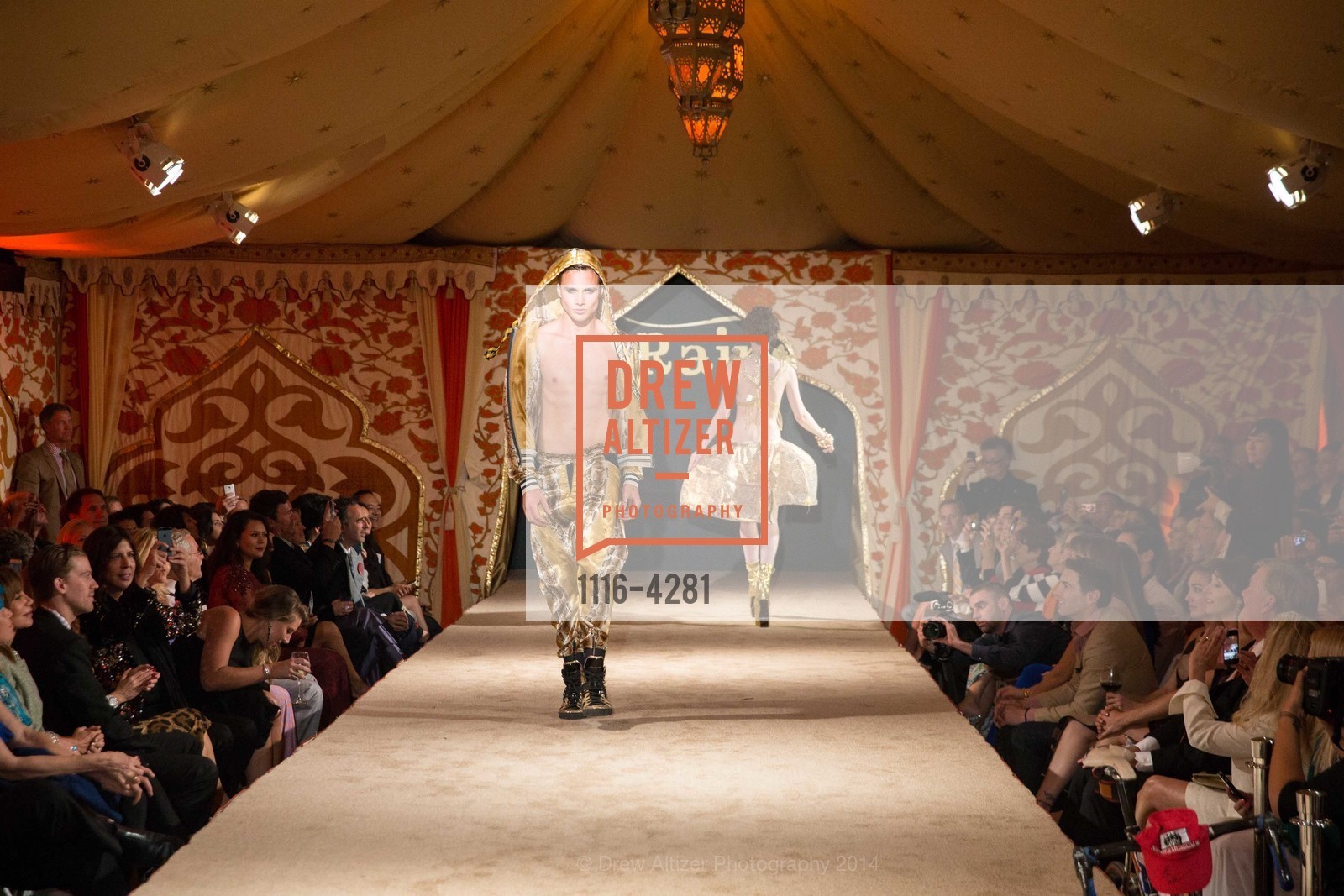 Runway, Third Annual HOTBED BENEFIT Hosted by the DREVER Family, US, August 23rd, 2014, Photo #1116-4281 Runway, Photo #1116-4281