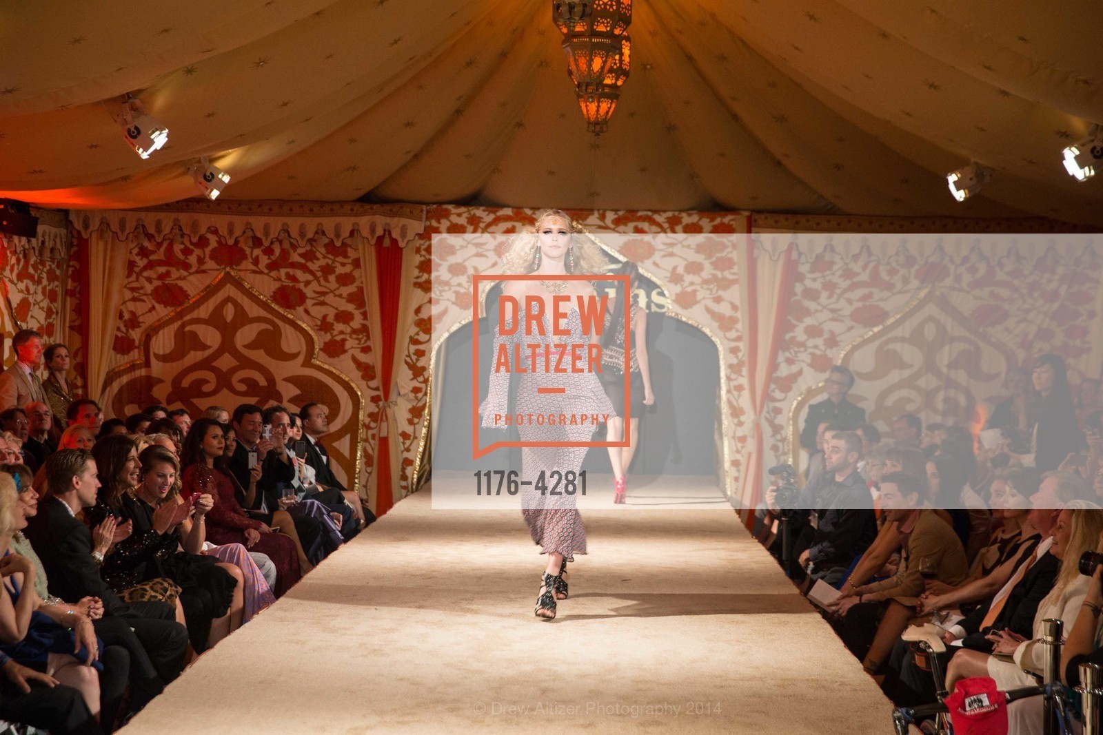 Runway, Third Annual HOTBED BENEFIT Hosted by the DREVER Family, US, August 23rd, 2014, Photo #1176-4281 Runway, Photo #1176-4281