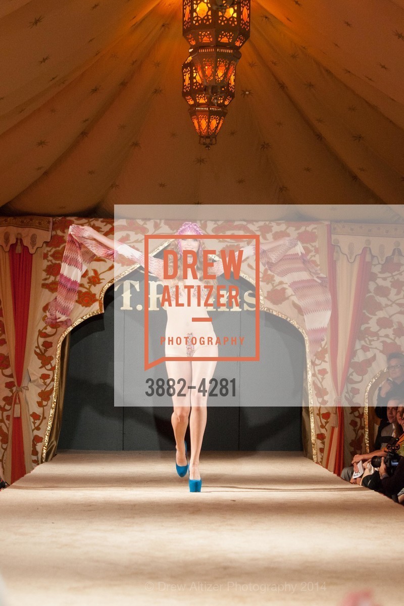 Runway, Third Annual HOTBED BENEFIT Hosted by the DREVER Family, US, August 23rd, 2014, Photo #3882-4281 Runway, Photo #3882-4281