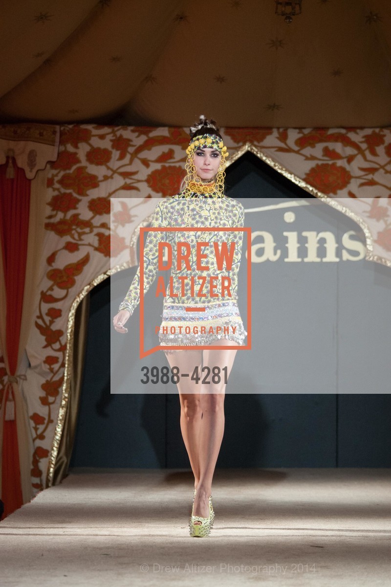 Runway, Third Annual HOTBED BENEFIT Hosted by the DREVER Family, US, August 23rd, 2014, Photo #3988-4281 Runway, Photo #3988-4281