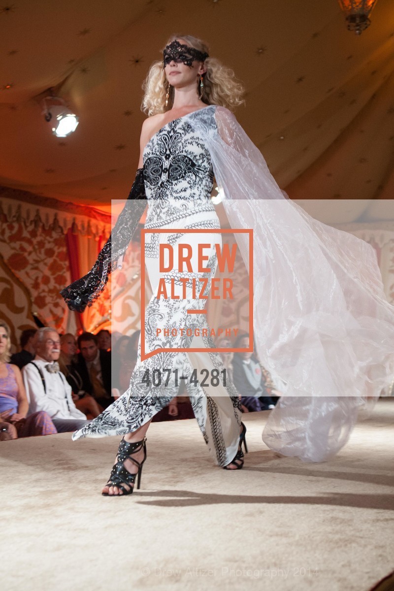 Runway, Third Annual HOTBED BENEFIT Hosted by the DREVER Family, US, August 23rd, 2014, Photo #4071-4281 Runway, Photo #4071-4281