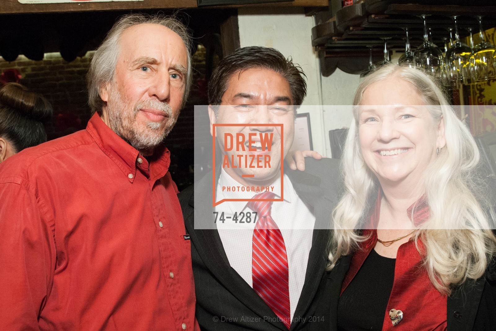 Lawrence Gay, Paul Tanphanich, Cassie Gay, l'affair rouge, US, November 21st, 2014, Photo #74-4287 Lawrence Gay, Paul Tanphanich, Cassie Gay, Photo #74-4287