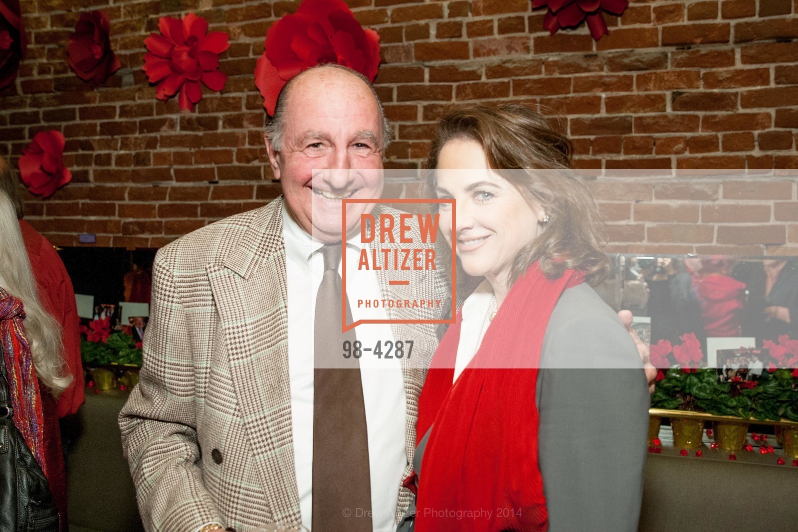 Haig Harris, Lisa Harris, l'affair rouge, US, November 21st, 2014, Photo #98-4287 Haig Harris, Lisa Harris, Photo #98-4287