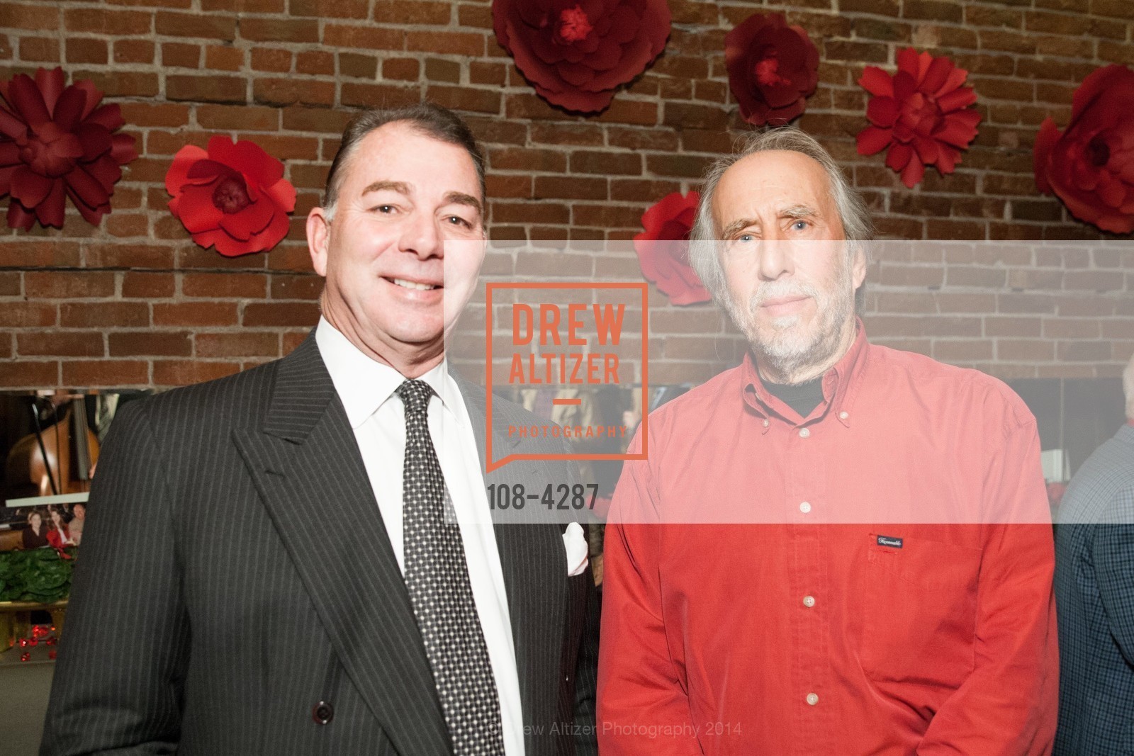 Marc Corsi, Lawrence Gay, l'affair rouge, US, November 21st, 2014, Photo #108-4287 Marc Corsi, Lawrence Gay, Photo #108-4287