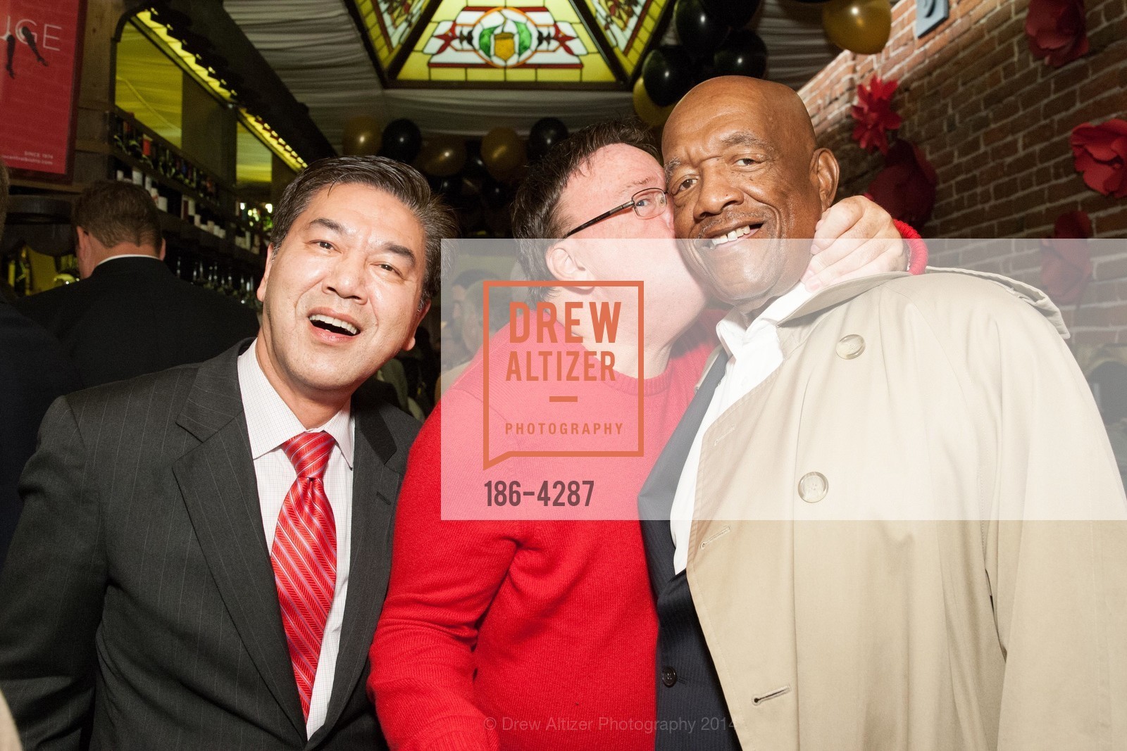 Paul Tanphanich, Charlie Walker, l'affair rouge, US, November 21st, 2014, Photo #186-4287 Paul Tanphanich, Charlie Walker, Photo #186-4287