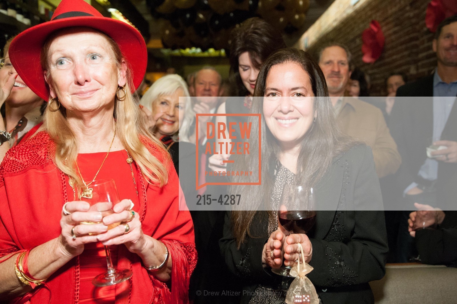 l'affair rouge, US, November 21st, 2014, Photo #215-4287 Photo #215-4287