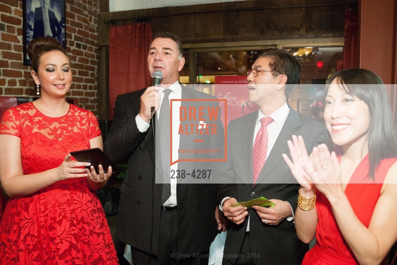 Melanie Tanphanich, Marc Corsi, Paul Tanphanich, Alisa Tanphanich, l'affair rouge, US, November 21st, 2014, Photo #238-4287 Melanie Tanphanich, Marc Corsi, Paul Tanphanich, Alisa Tanphanich, Photo #238-4287