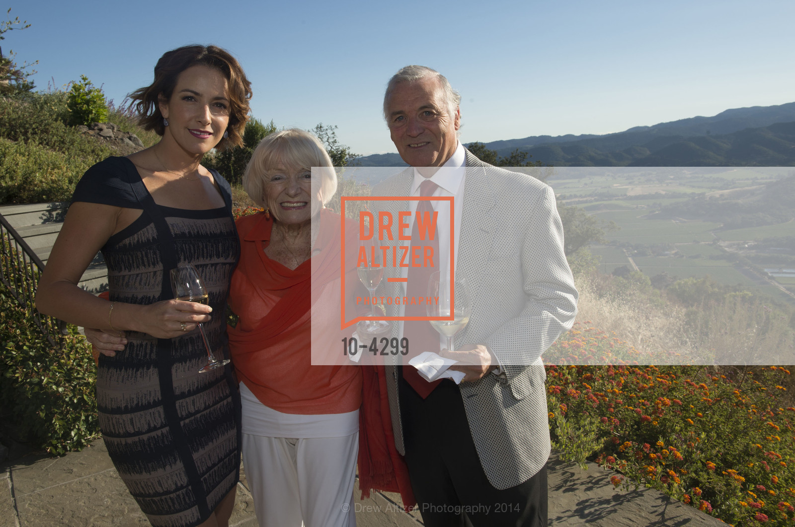Alongra Dela Parra, Margrit Mondavi, Antonio Castellucci, FESTIVAL DEL SOLE'S Founders Dinner, US, July 10th, 2014, Photo #10-4299 Alongra Dela Parra, Margrit Mondavi, Antonio Castellucci, Photo #10-4299