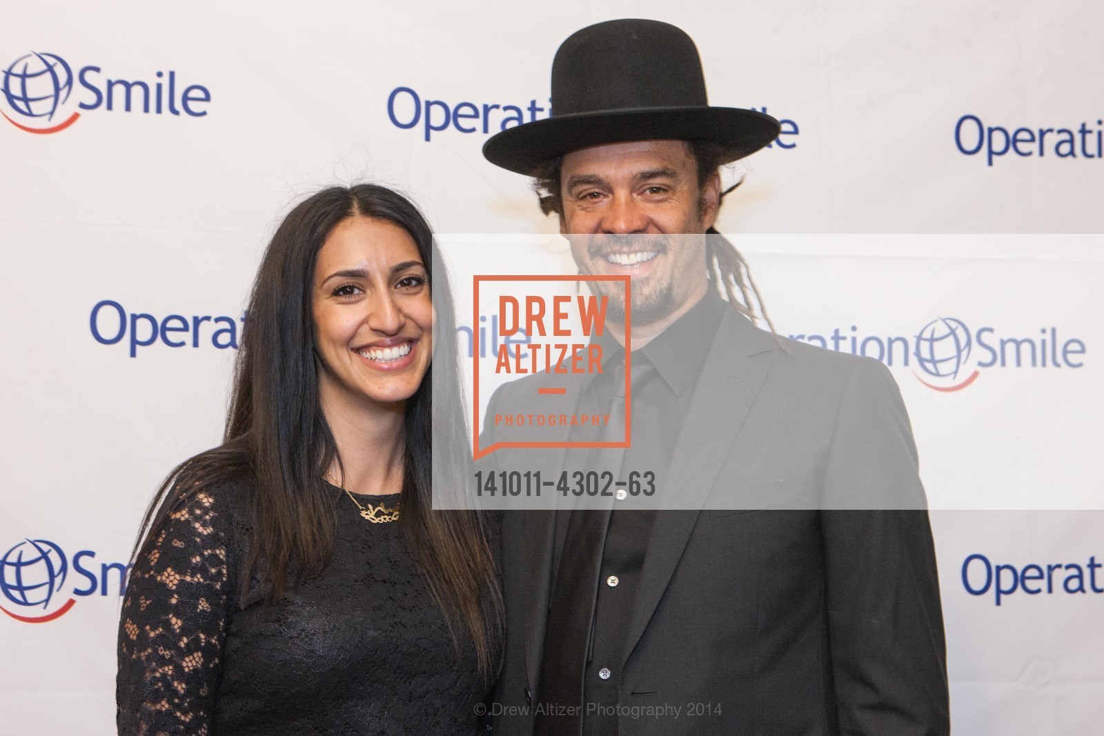 Sara Agah, Michael Franti, THE SMILE GALA San Francisco 2014, US, October 11th, 2014, Photo #141011-4302-63 Sara Agah, Michael Franti, Photo #141011-4302-63