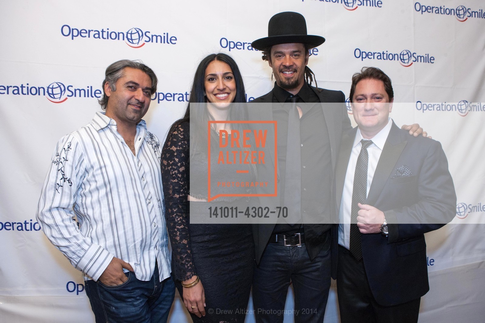 Hooman Khalili, Sara Agah, Michael Franti, Liam Mayclem, THE SMILE GALA San Francisco 2014, US, October 11th, 2014, Photo #141011-4302-70 Hooman Khalili, Sara Agah, Michael Franti, Liam Mayclem, Photo #141011-4302-70