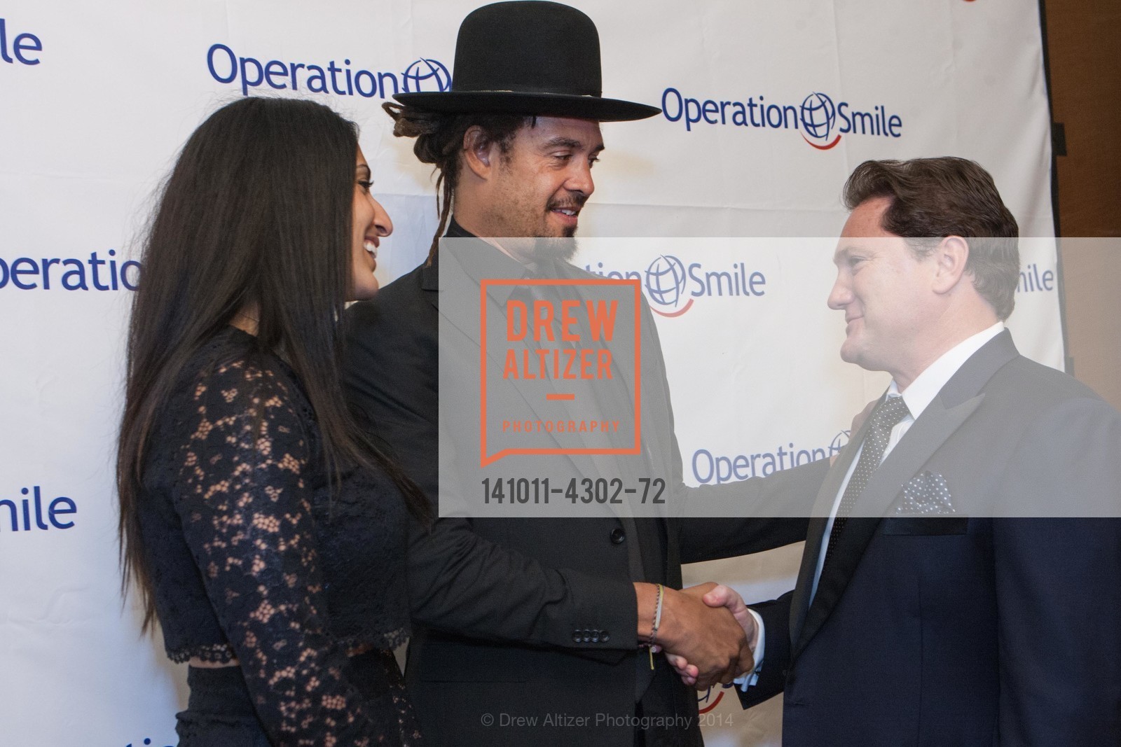 Sara Agah, Michael Franti, Liam Mayclem, THE SMILE GALA San Francisco 2014, US, October 11th, 2014, Photo #141011-4302-72 Sara Agah, Michael Franti, Liam Mayclem, Photo #141011-4302-72