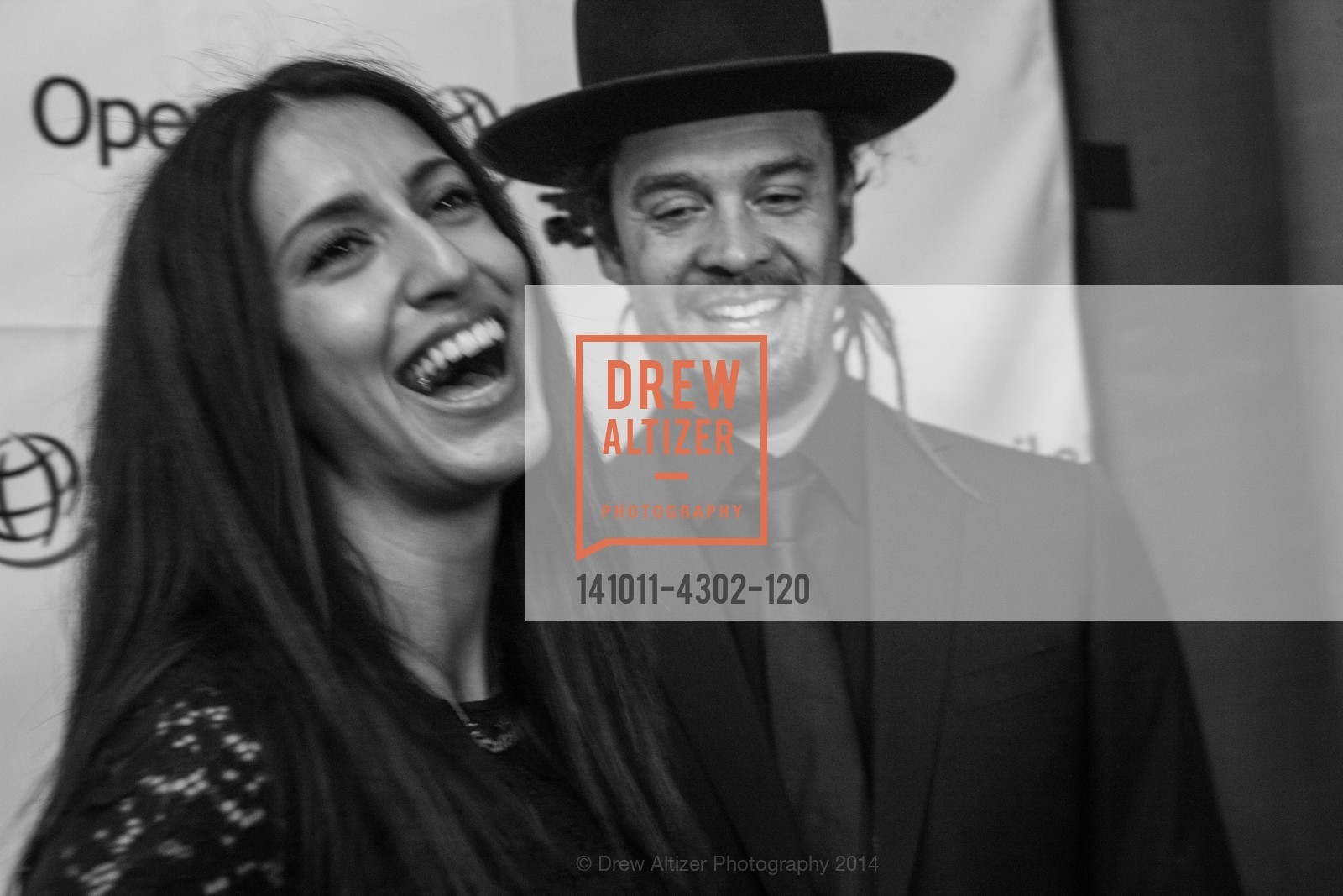 Sara Agah, Michael Franti, THE SMILE GALA San Francisco 2014 Benefiting OPERATION SMILE, US, October 11th, 2014, Photo #141011-4302-120 Sara Agah, Michael Franti, Photo #141011-4302-120