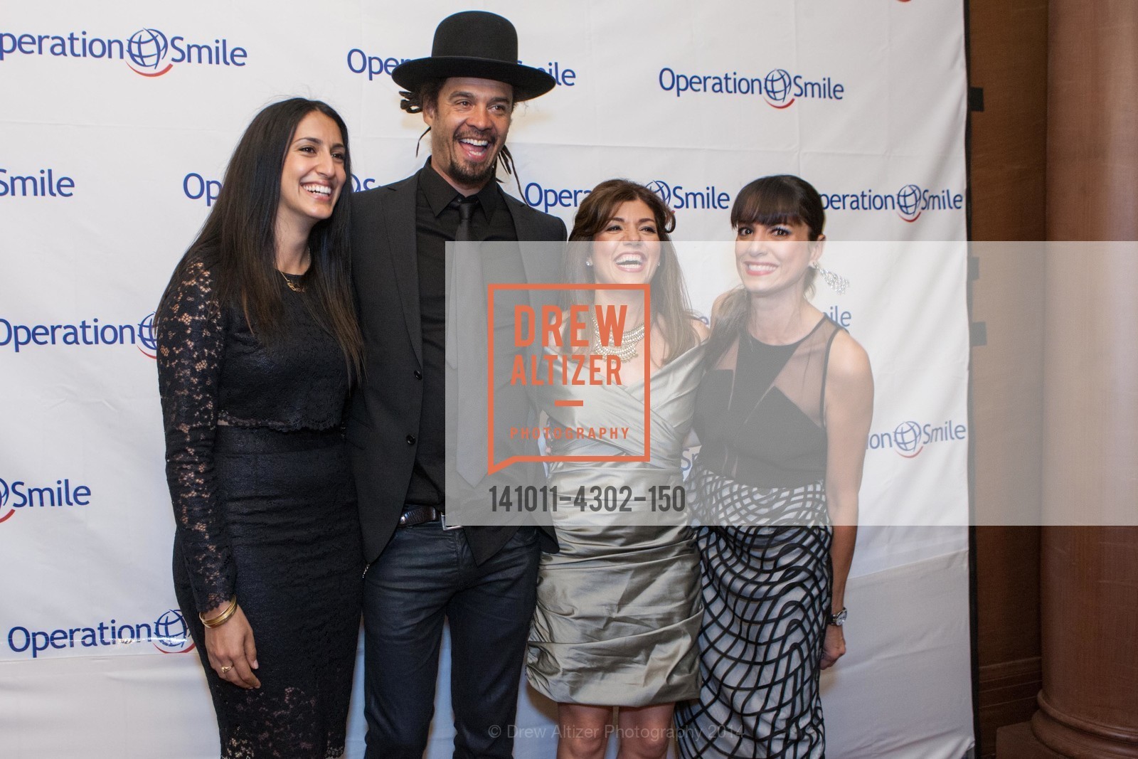 Sara Agah, Michael Franti, Shab Farzaneh, Shirin Aryanpour, THE SMILE GALA San Francisco 2014, US, October 11th, 2014, Photo #141011-4302-150 Sara Agah, Michael Franti, Shab Farzaneh, Shirin Aryanpour, Photo #141011-4302-150