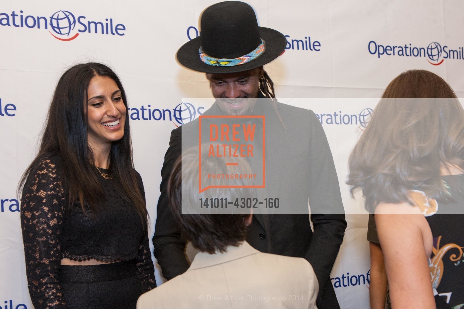 Sara Agah, Michael Franti, THE SMILE GALA San Francisco 2014, US, October 11th, 2014, Photo #141011-4302-160 Sara Agah, Michael Franti, Photo #141011-4302-160