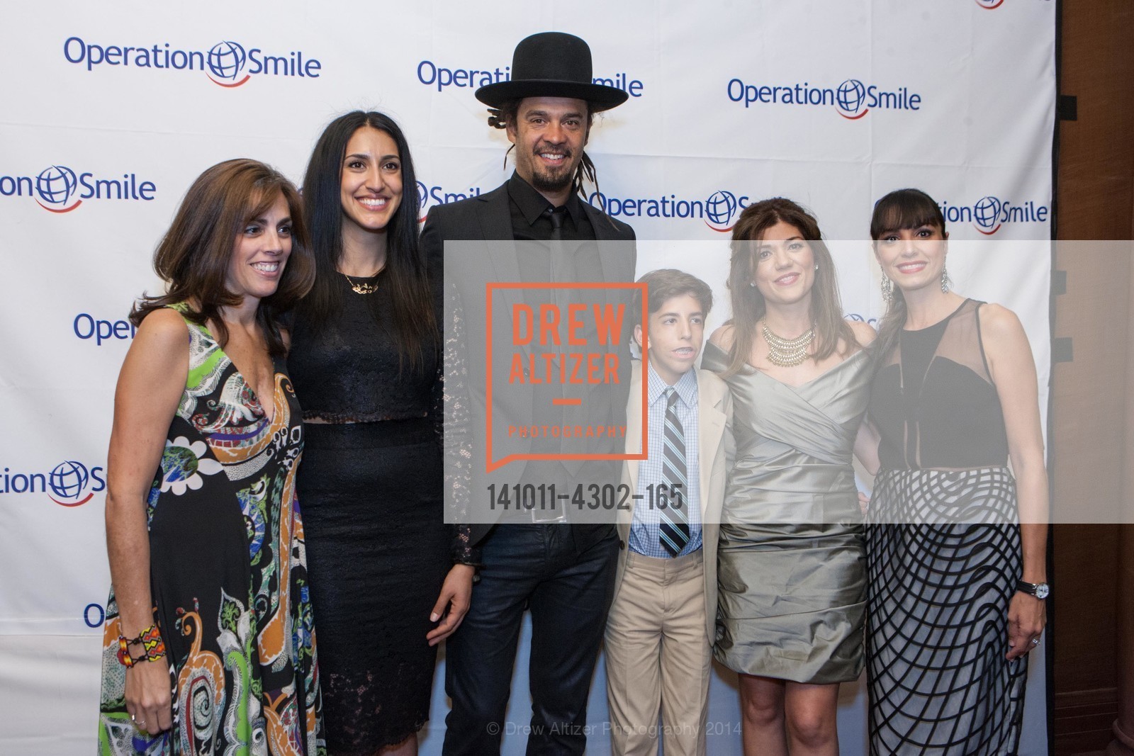 Lisa Lori, Sara Agah, Michael Franti, Griffin Lori, Shab Farzaneh, Shirin Aryanpour, THE SMILE GALA San Francisco 2014 Benefiting OPERATION SMILE, US, October 11th, 2014, Photo #141011-4302-165 Lisa Lori, Sara Agah, Michael Franti, Griffin Lori, Shab Farzaneh, Shirin Aryanpour, Photo #141011-4302-165