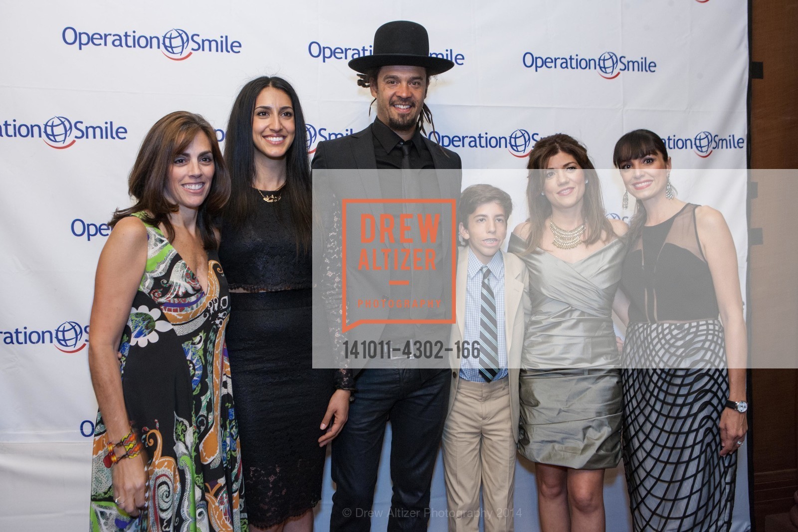 Lisa Lori, Sara Agah, Michael Franti, Griffin Lori, Shab Farzaneh, Shirin Aryanpour, THE SMILE GALA San Francisco 2014 Benefiting OPERATION SMILE, US, October 11th, 2014, Photo #141011-4302-166 Lisa Lori, Sara Agah, Michael Franti, Griffin Lori, Shab Farzaneh, Shirin Aryanpour, Photo #141011-4302-166