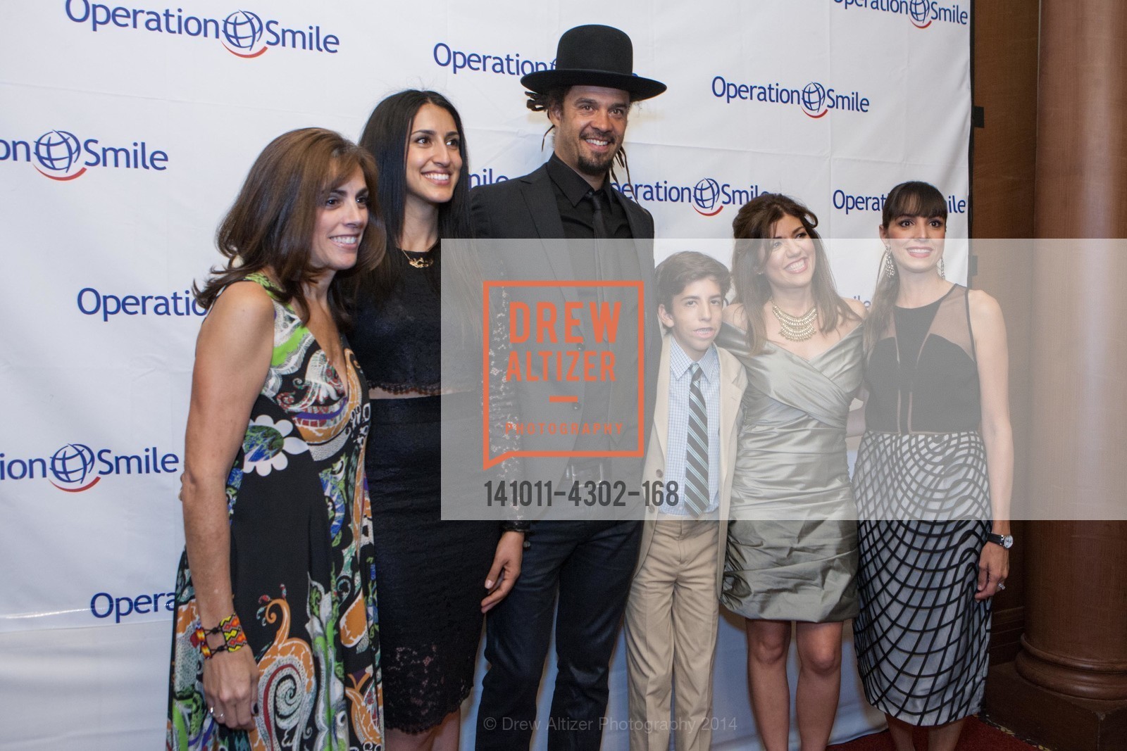 Lisa Lori, Sara Agah, Michael Franti, Griffin Lori, Shab Farzaneh, Shirin Aryanpour, THE SMILE GALA San Francisco 2014 Benefiting OPERATION SMILE, US, October 11th, 2014, Photo #141011-4302-168 Lisa Lori, Sara Agah, Michael Franti, Griffin Lori, Shab Farzaneh, Shirin Aryanpour, Photo #141011-4302-168