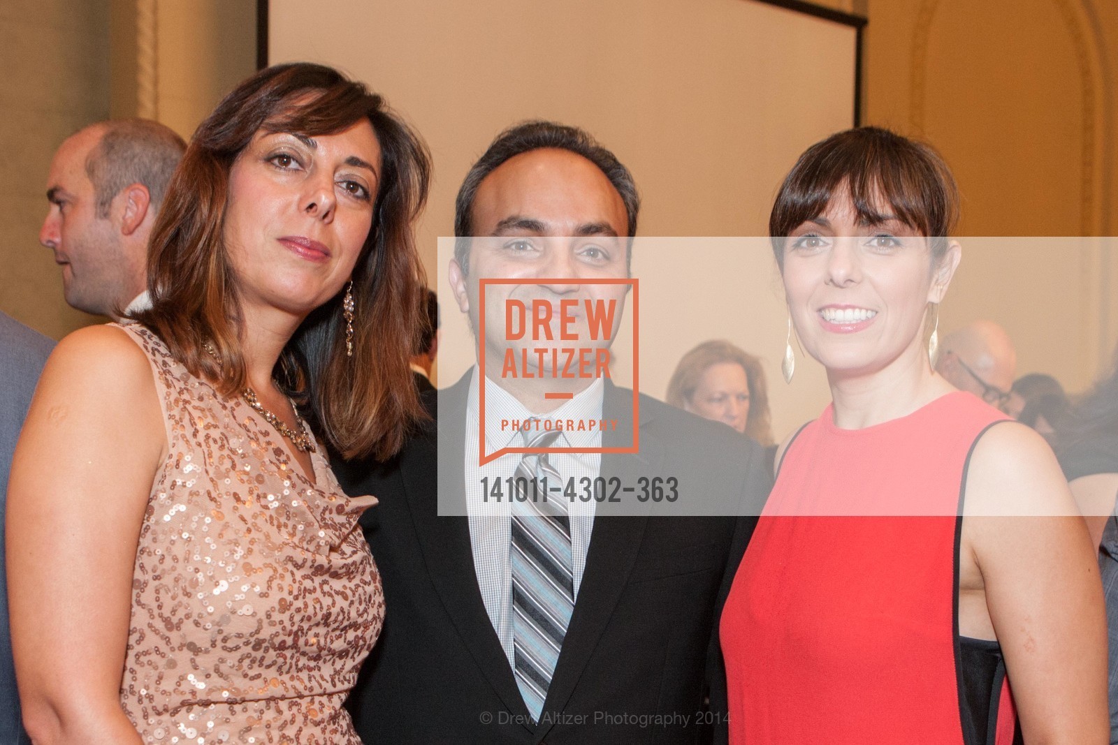 Yasmin Zarabi, Ali Razi, Sherry Zarabi, THE SMILE GALA San Francisco 2014 Benefiting OPERATION SMILE, US, October 11th, 2014, Photo #141011-4302-363 Yasmin Zarabi, Ali Razi, Sherry Zarabi, Photo #141011-4302-363