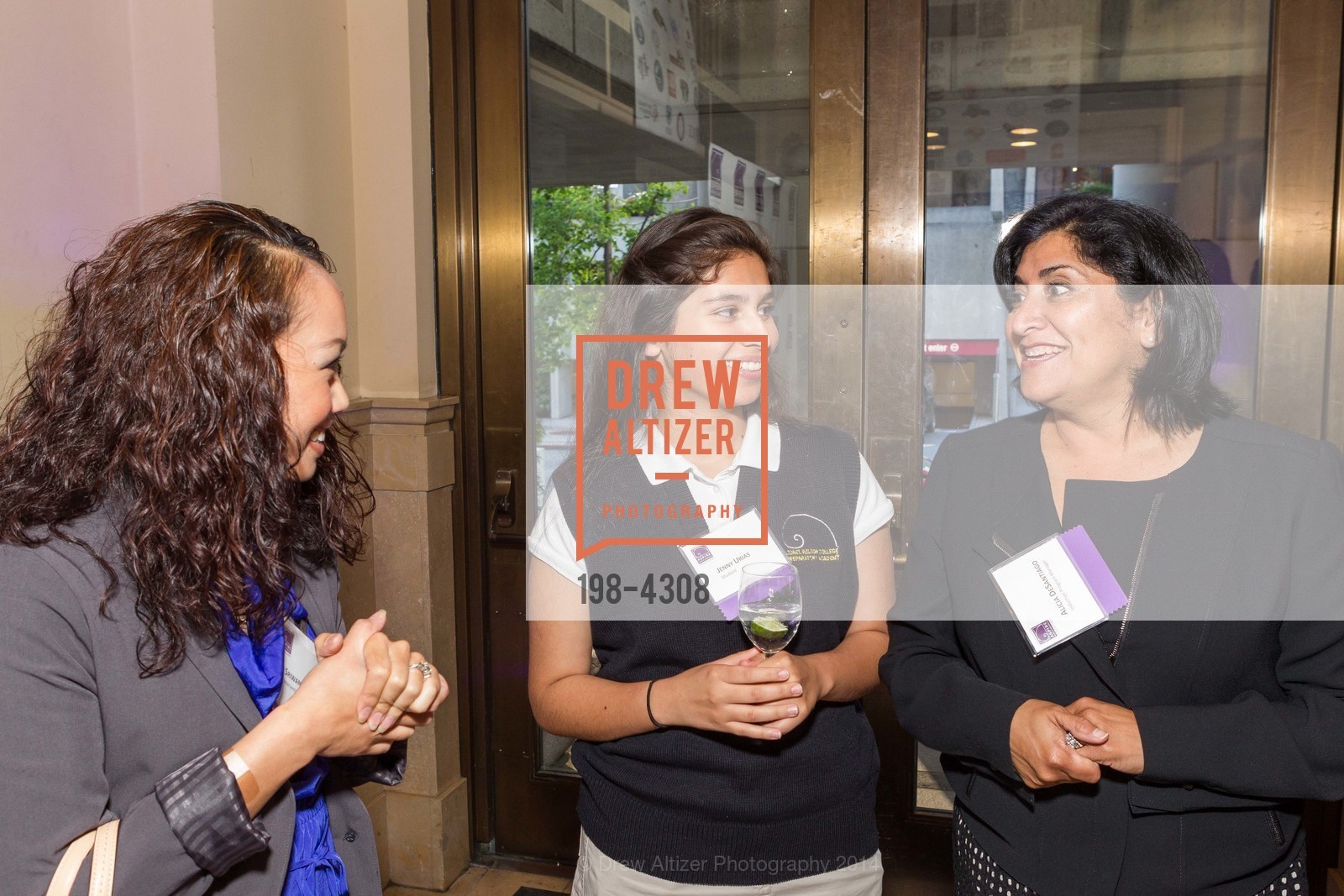 Jenny Urias, Alicia DeSantiago, 5th Annual ENVIRONMENTAL WORKING GROUP'S Earth Dinner, US, May 20th, 2014, Photo #198-4308 Jenny Urias, Alicia DeSantiago, Photo #198-4308