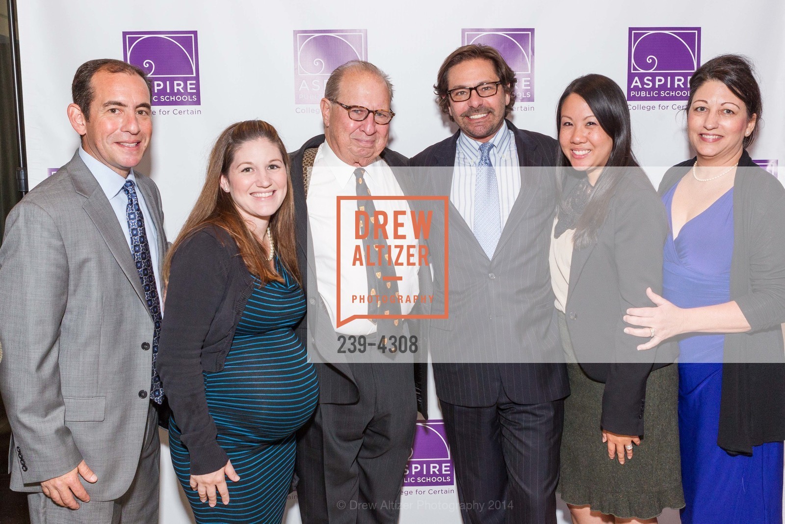 Nelson Debasa, Whitney Delano, Bob Coontz, John Chino, Jennifer Rubin, Pilar Archer, 5th Annual ENVIRONMENTAL WORKING GROUP'S Earth Dinner, US, May 20th, 2014, Photo #239-4308 Nelson Debasa, Whitney Delano, Bob Coontz, John Chino, Jennifer Rubin, Pilar Archer, Photo #239-4308