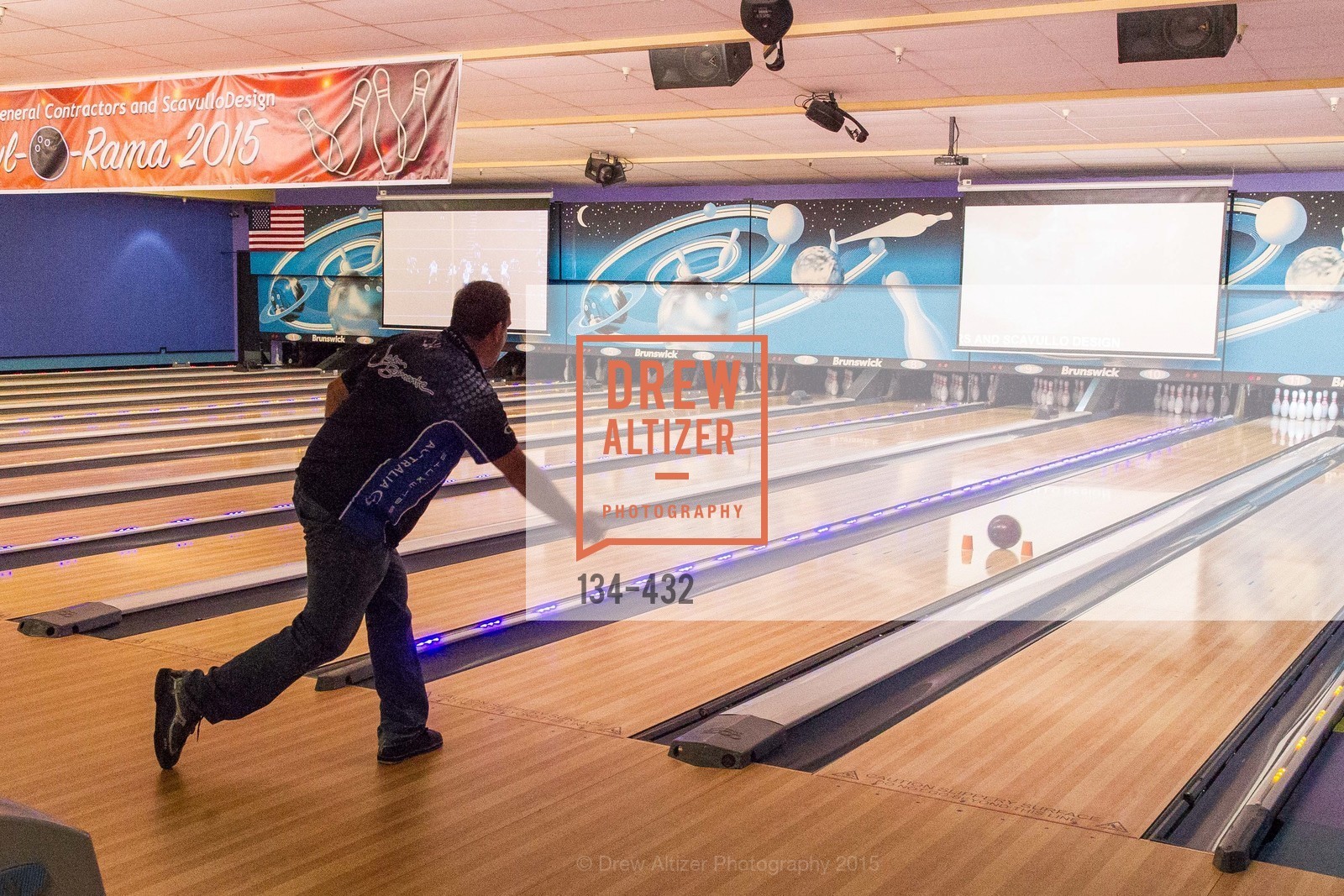 Bowling, ScavulloDesign Centric Builders Bowling Party, Presidio Bowl. 93 Moraga Ave, October 29th, 2015,Drew Altizer, Drew Altizer Photography, full-service agency, private events, San Francisco photographer, photographer california