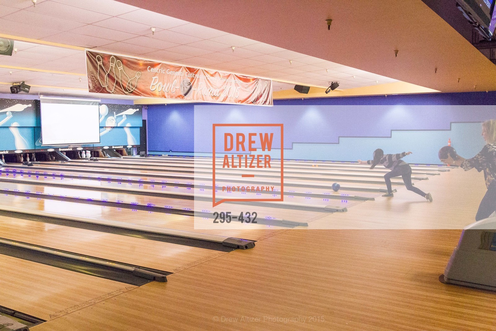Bowling, ScavulloDesign Centric Builders Bowling Party, Presidio Bowl. 93 Moraga Ave, October 29th, 2015,Drew Altizer, Drew Altizer Photography, full-service agency, private events, San Francisco photographer, photographer california