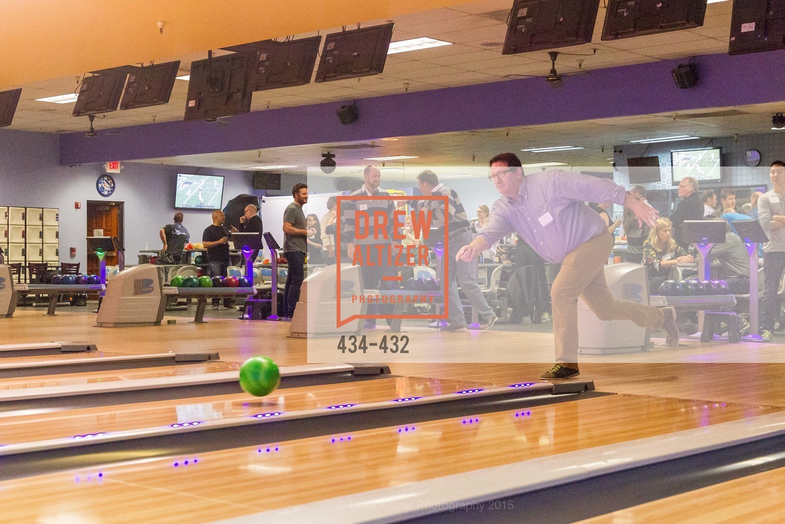 Bowling, ScavulloDesign Centric Builders Bowling Party, Presidio Bowl. 93 Moraga Ave, October 29th, 2015,Drew Altizer, Drew Altizer Photography, full-service agency, private events, San Francisco photographer, photographer california