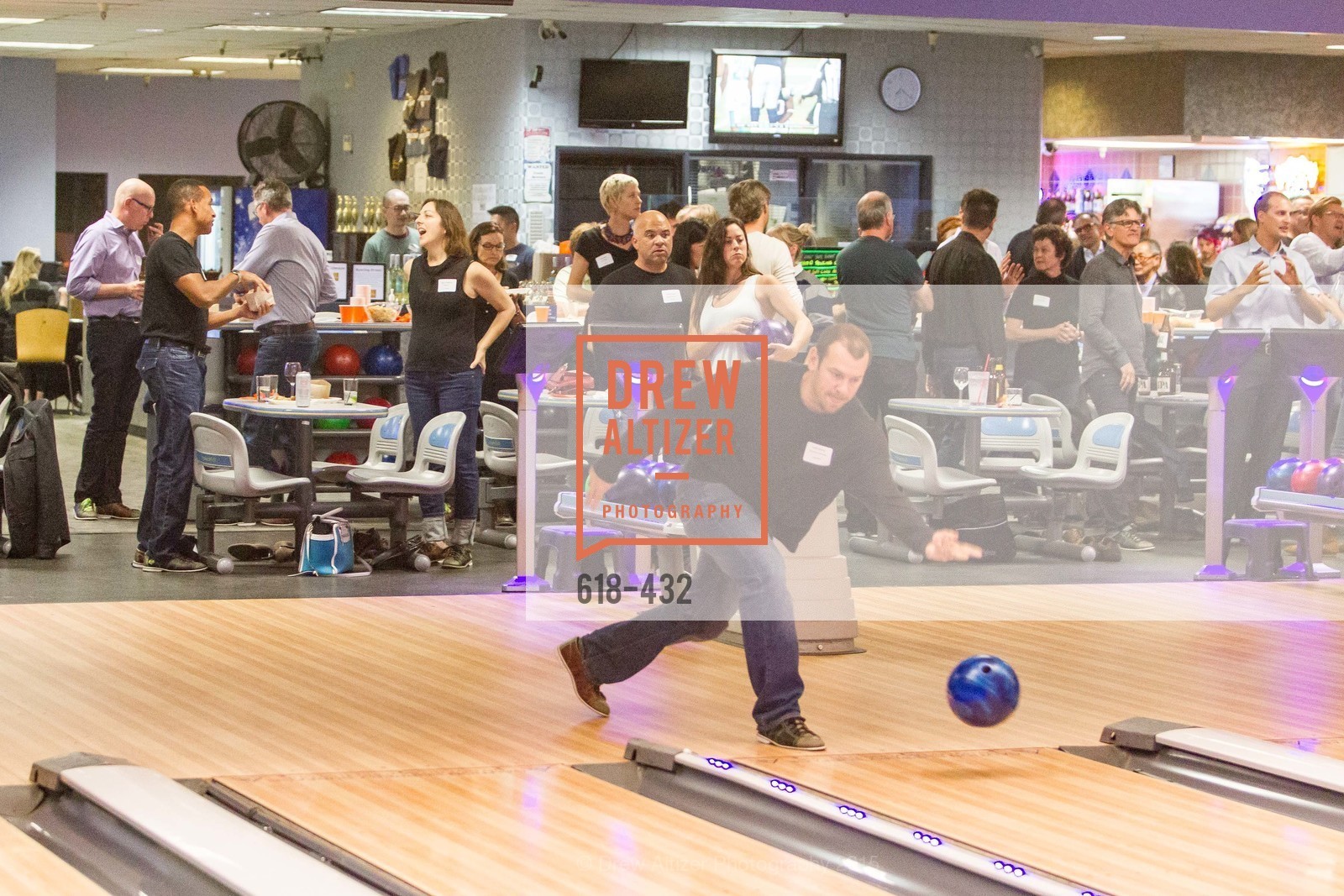 Bowling, ScavulloDesign Centric Builders Bowling Party, Presidio Bowl. 93 Moraga Ave, October 29th, 2015,Drew Altizer, Drew Altizer Photography, full-service agency, private events, San Francisco photographer, photographer california