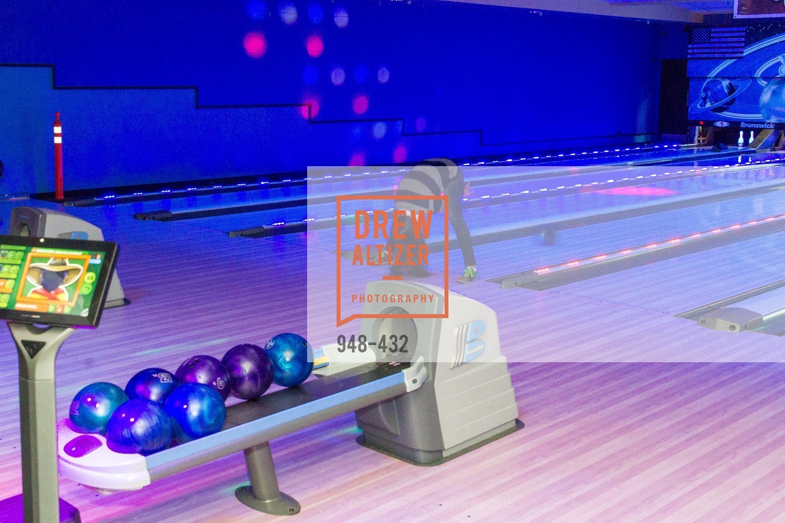 Bowling, ScavulloDesign Centric Builders Bowling Party, Presidio Bowl. 93 Moraga Ave, October 29th, 2015,Drew Altizer, Drew Altizer Photography, full-service agency, private events, San Francisco photographer, photographer california