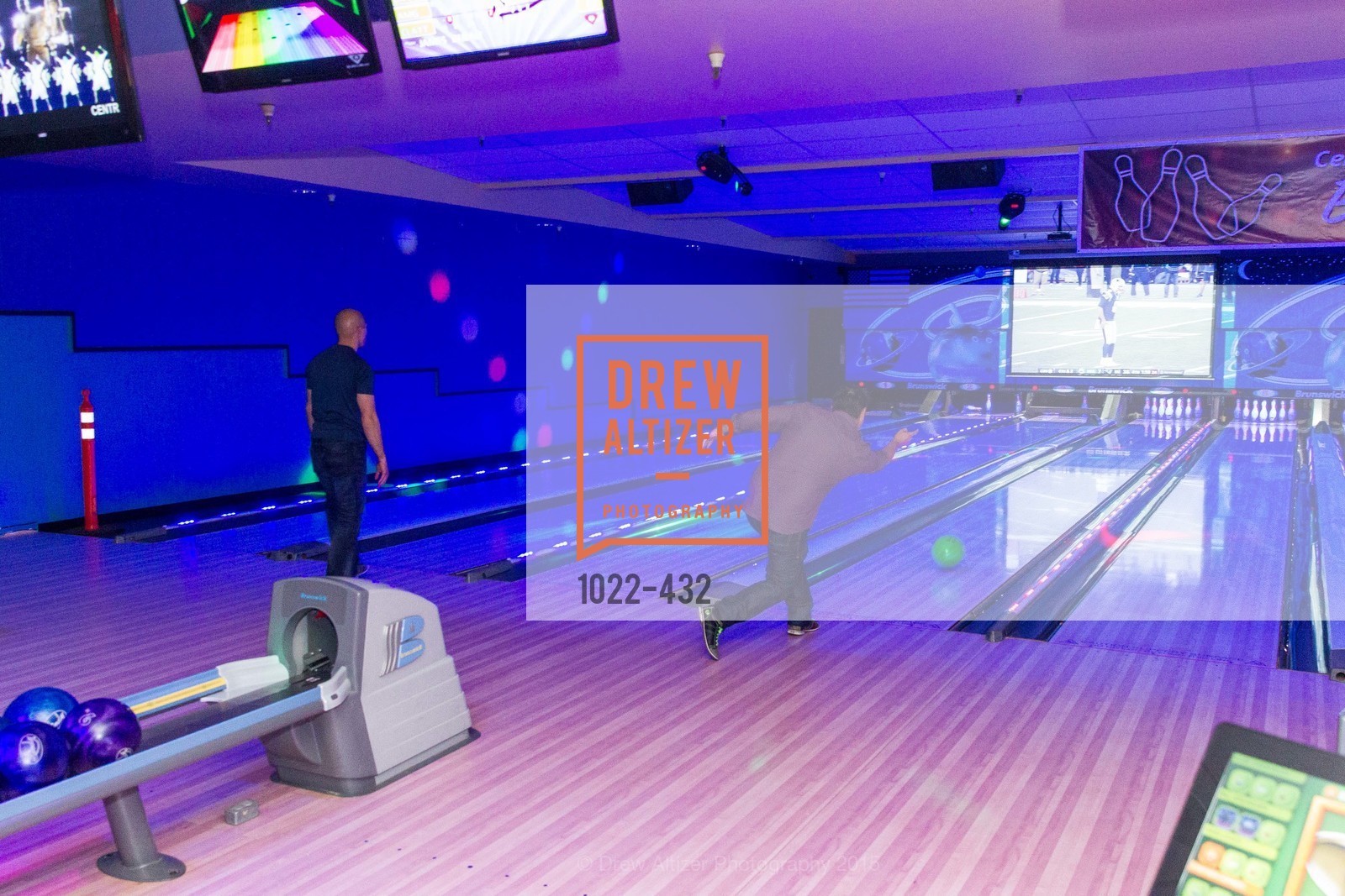 Bowling, ScavulloDesign Centric Builders Bowling Party, Presidio Bowl. 93 Moraga Ave, October 29th, 2015,Drew Altizer, Drew Altizer Photography, full-service agency, private events, San Francisco photographer, photographer california