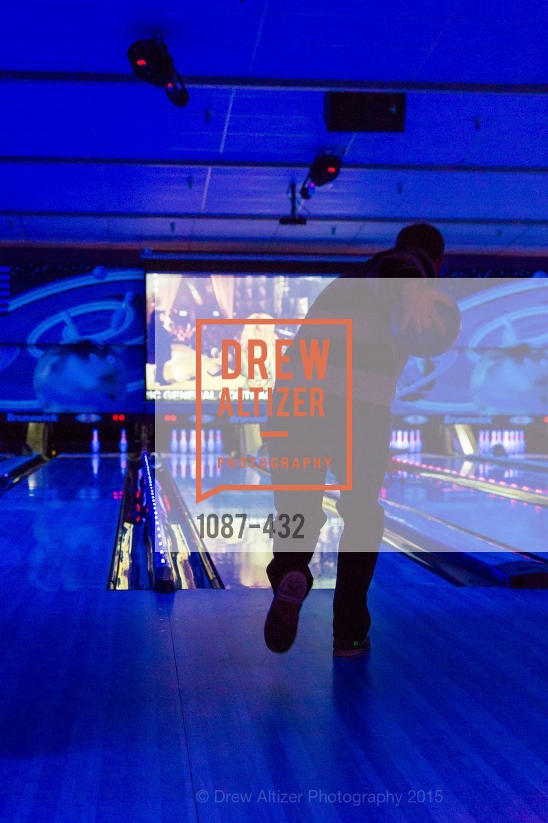 Bowling, ScavulloDesign Centric Builders Bowling Party, Presidio Bowl. 93 Moraga Ave, October 29th, 2015,Drew Altizer, Drew Altizer Photography, full-service agency, private events, San Francisco photographer, photographer california