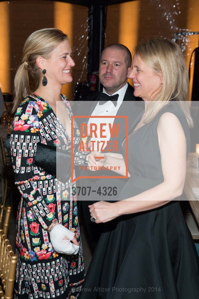 Alicia Engstrom, Jonathan Ive, Heather Ive, 2014 Mid-Winter Gala Hosted by the Junior Committee of the FINE ARTS MUSEUMS OF SAN FRANCISCO and SALVATORE FERRAGAMO, US, March 8th, 2014, Photo #3707-4326 Alicia Engstrom, Jonathan Ive, Heather Ive, Photo #3707-4326