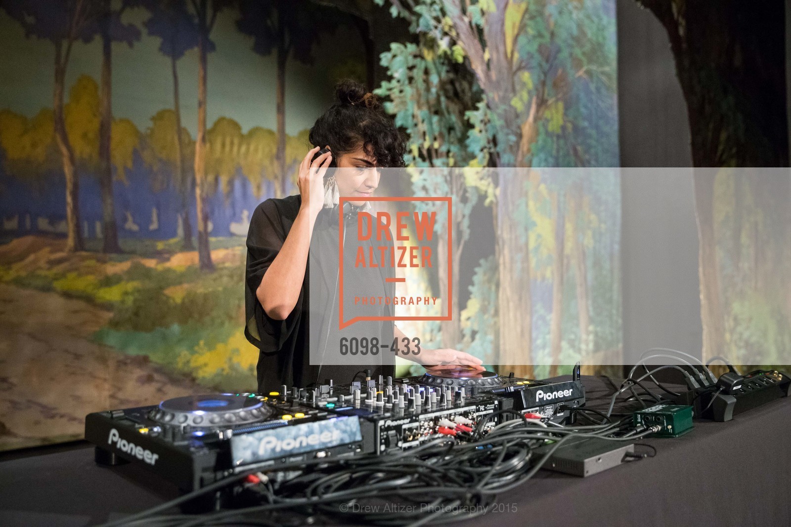 Mozhgan Shariat, SFMOMA Contemporary Vision Award, Regency Ballroom. 1300 Van Ness, November 3rd, 2015,Drew Altizer, Drew Altizer Photography, full-service agency, private events, San Francisco photographer, photographer california