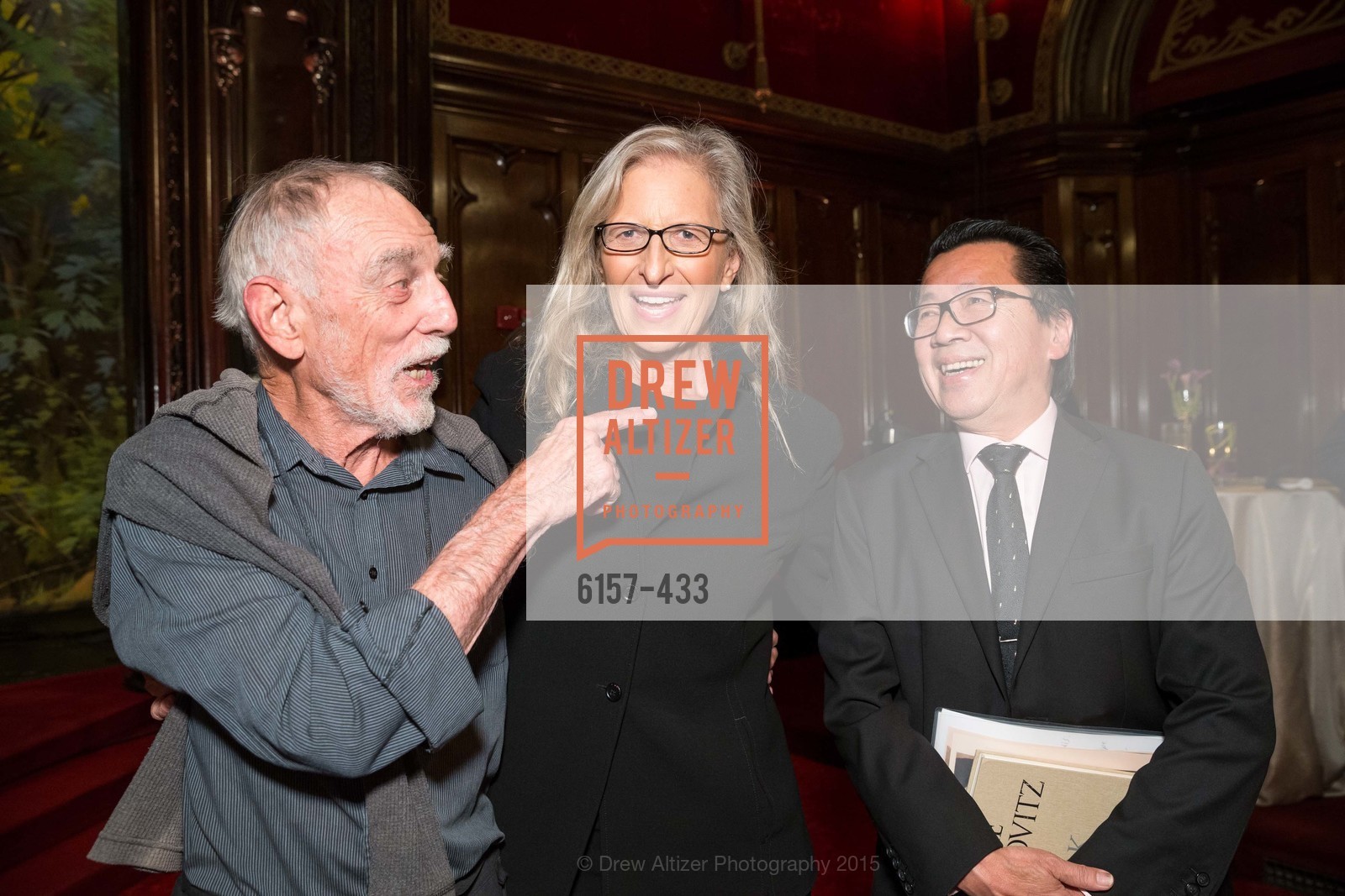 Robert Kingsbury, Annie Leibovitz, Ben Fong-Torres, SFMOMA Contemporary Vision Award, Regency Ballroom. Regency Ballroom, . 1300 Van Ness, November 3rd, 2015, Photo #6157-433 Robert Kingsbury, Annie Leibovitz, Ben Fong-Torres, Photo #6157-433