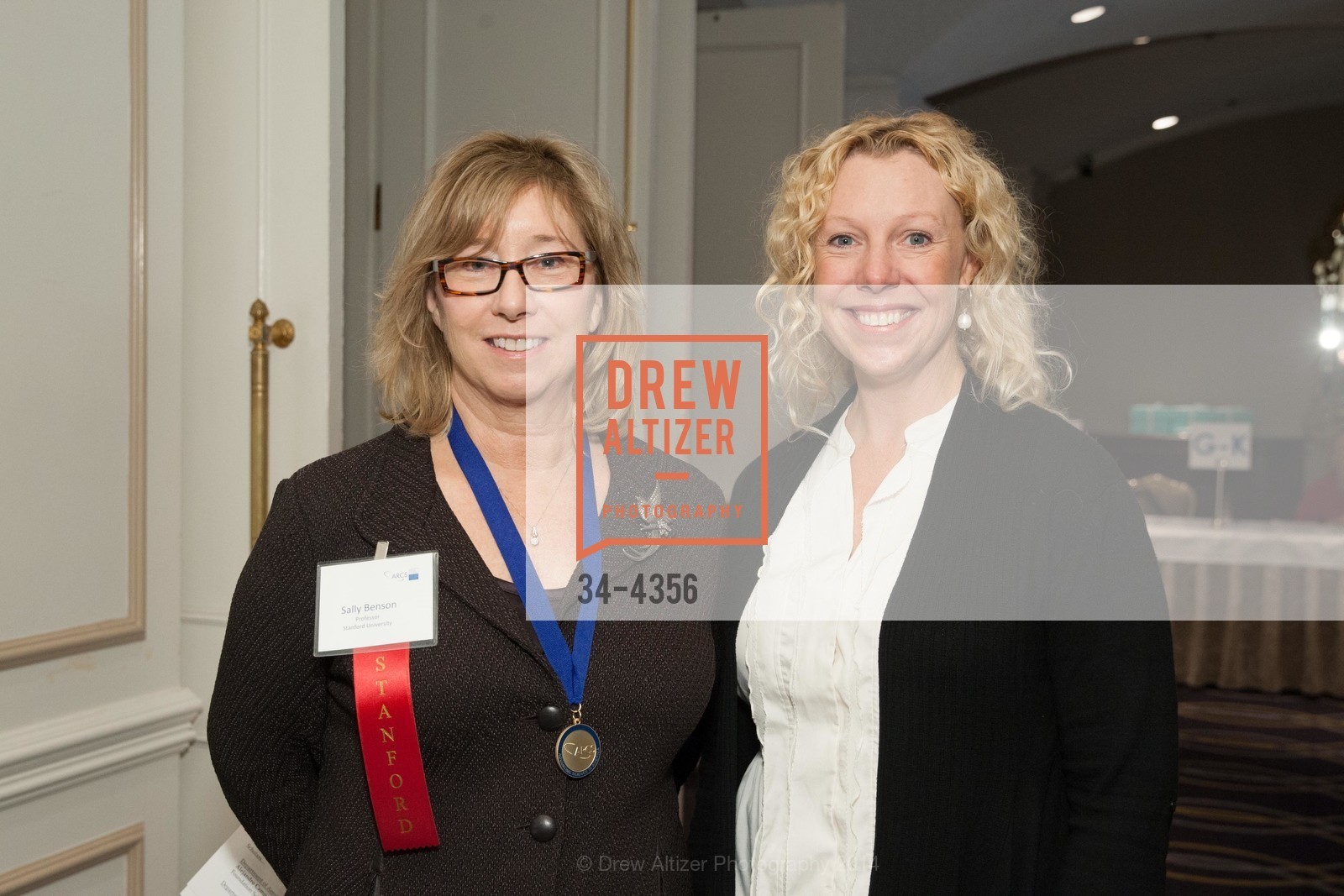 Sally Benson, Claire Wildenborg, ARCS FOUNDATION 2014 Scholar Awards Luncheon, US, October 31st, 2014, Photo #34-4356 Sally Benson, Claire Wildenborg, Photo #34-4356