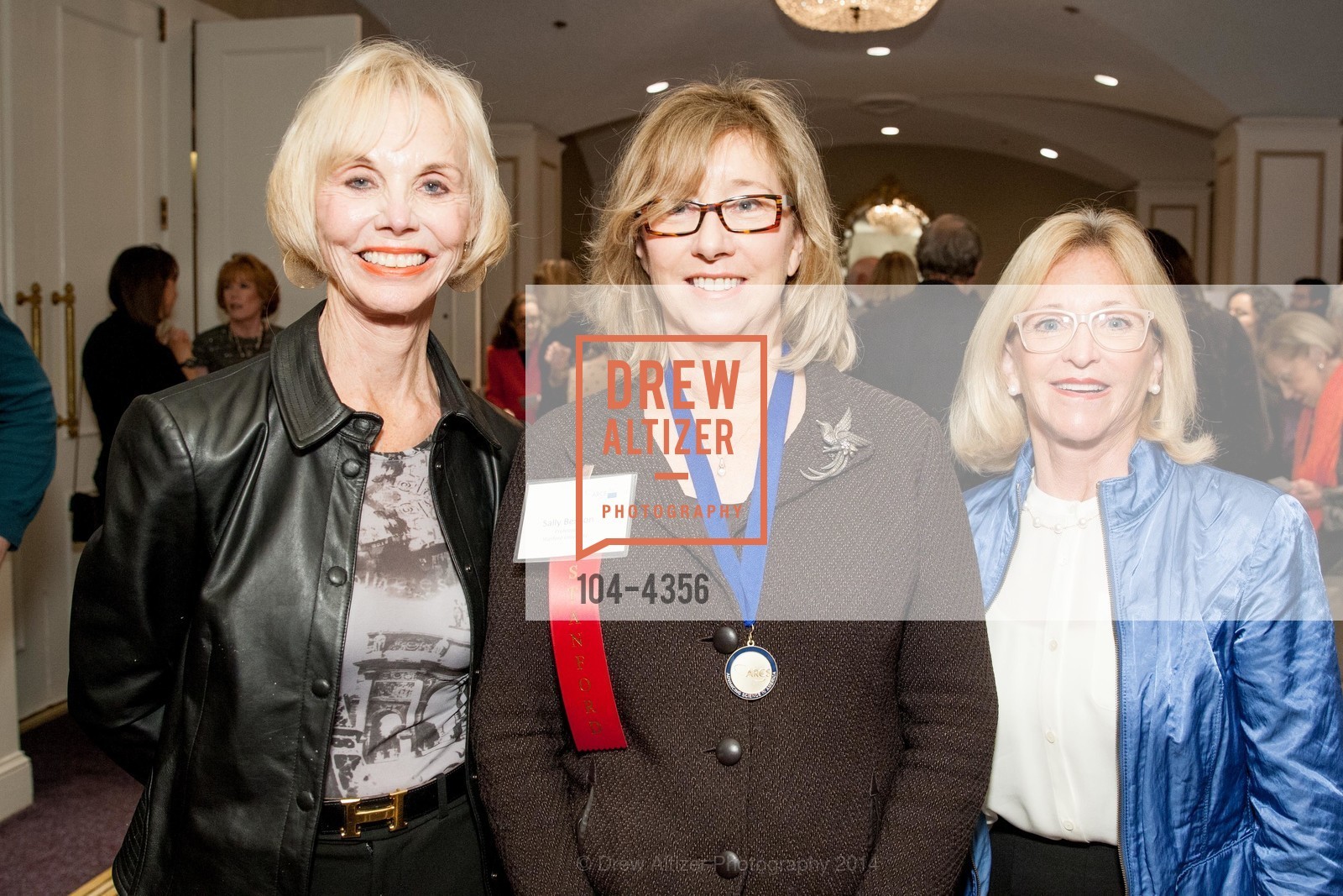 Deanne Spaulding, Sally Benson, Chris Lindner, ARCS FOUNDATION 2014 Scholar Awards Luncheon, US, October 31st, 2014, Photo #104-4356 Deanne Spaulding, Sally Benson, Chris Lindner, Photo #104-4356