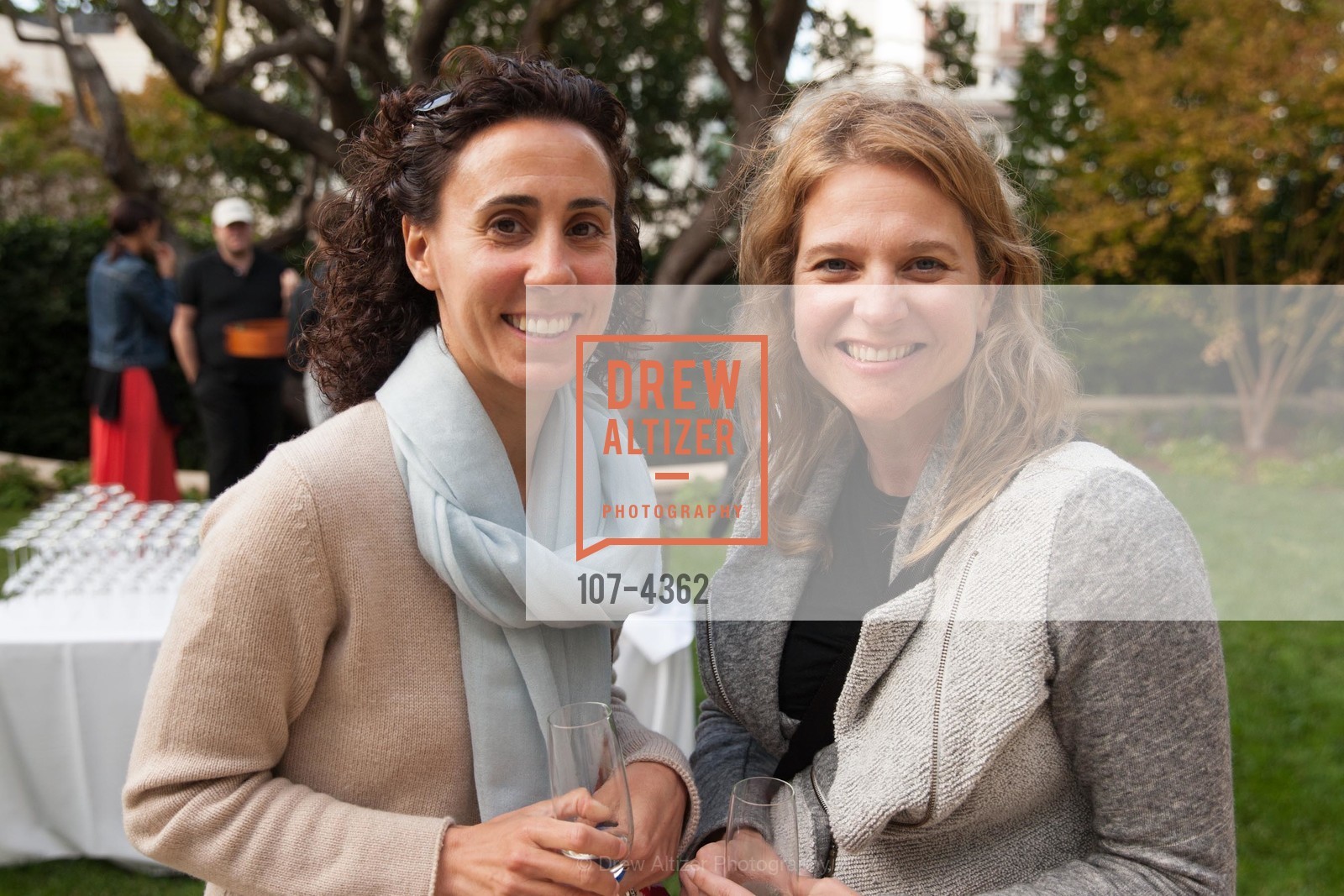 Ga Ito, Daphne Alden, Celebrating the Launch of KATHARINE WEBSTER'S Outdoor Furniture Collection, US, October 9th, 2014, Photo #107-4362 Ga Ito, Daphne Alden, Photo #107-4362