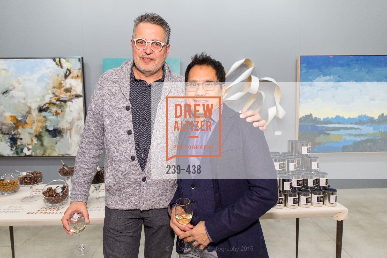 Vernon Applegate, Gioi Tran, Photo #239-438